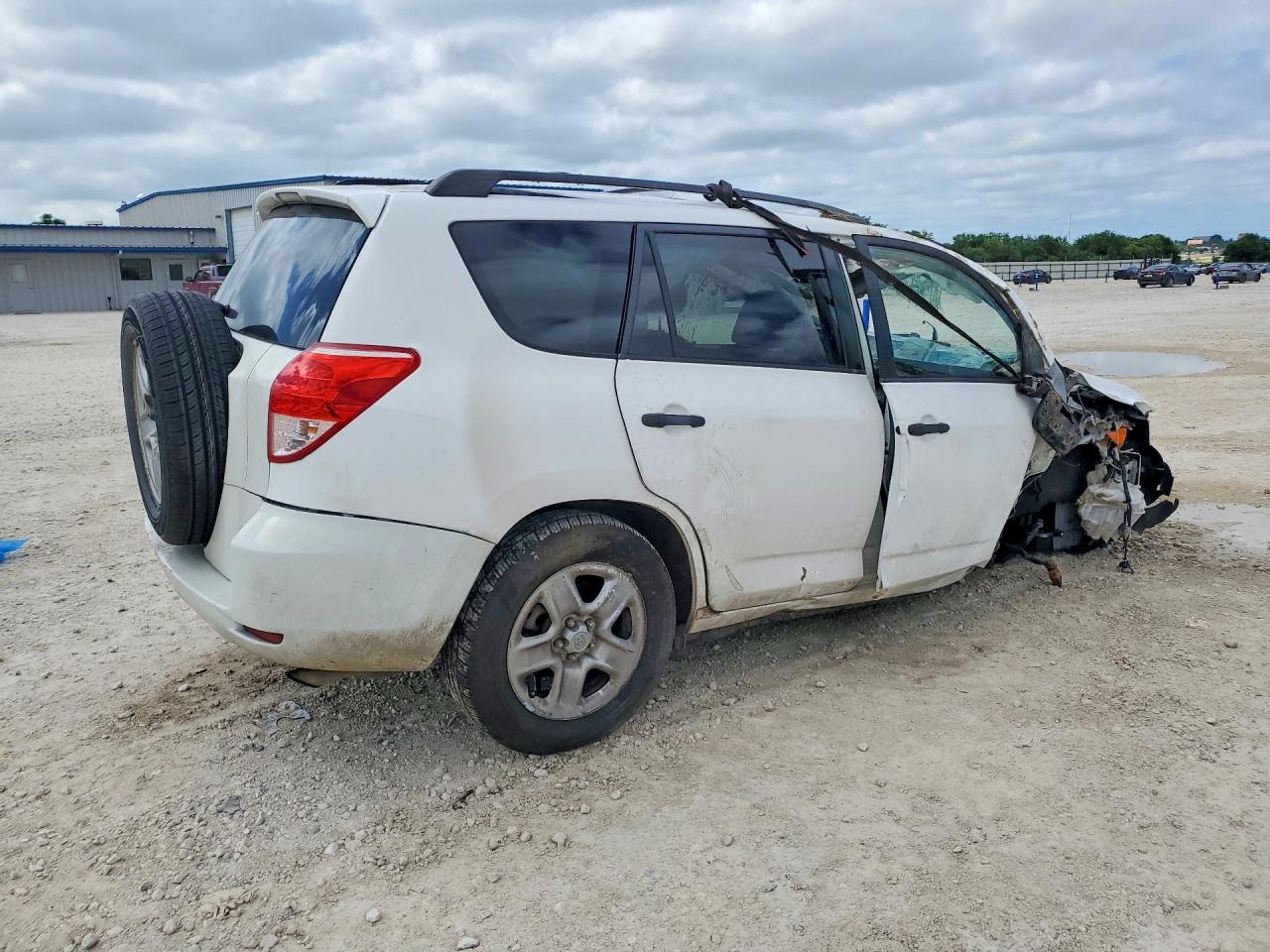 2006 Toyota Rav4 Base White vin: JTMBD33V965001312