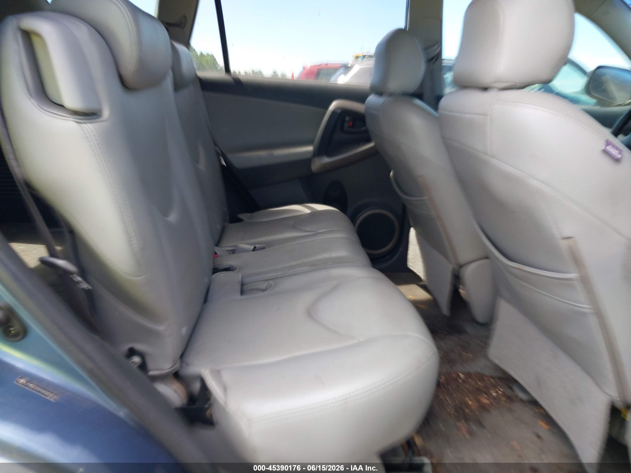 2006 Toyota Rav4   Light Blue vin: JTMBD33V965009572