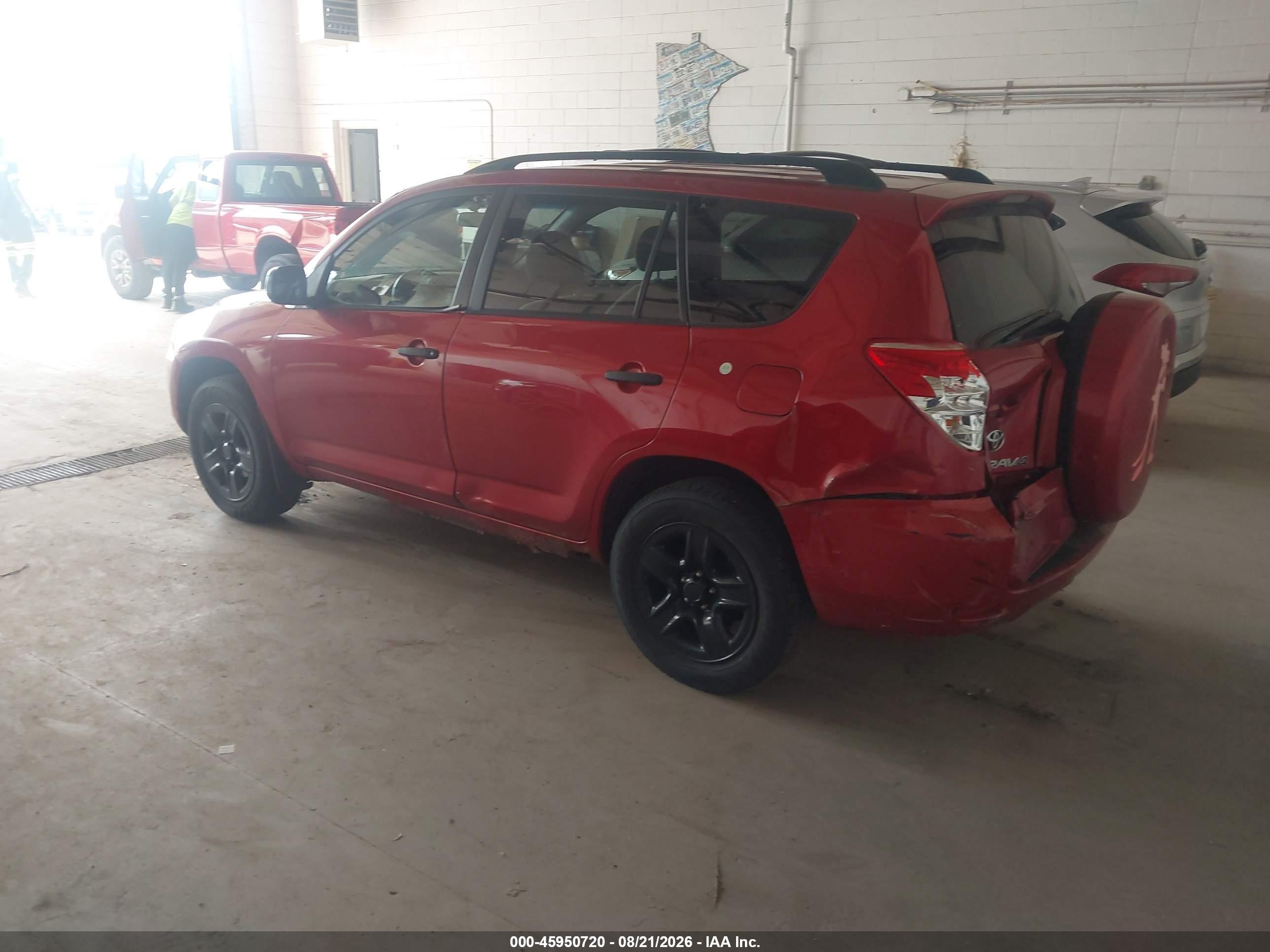 2006 Toyota Rav4   Red vin: JTMBD33V966003636