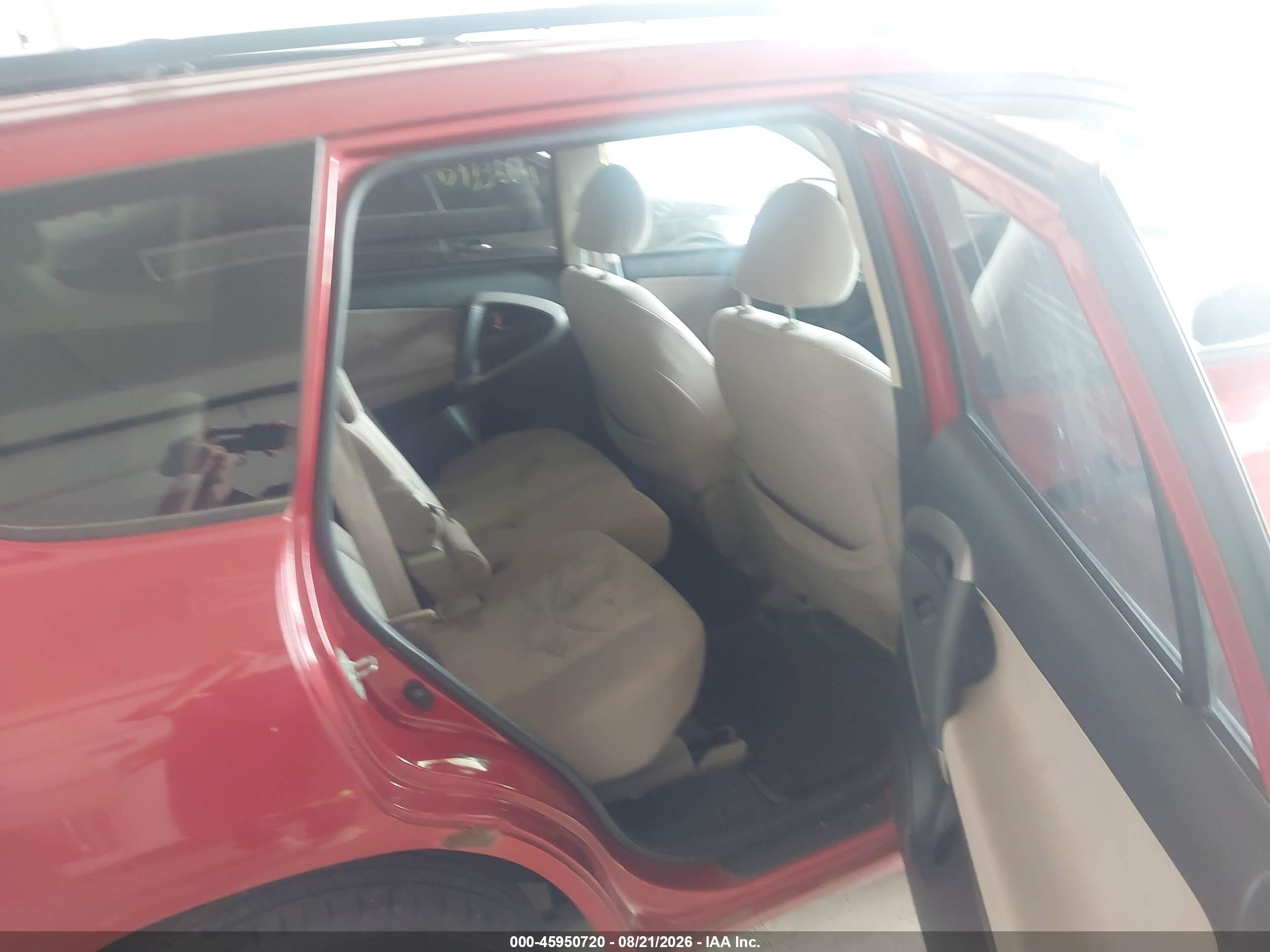 2006 Toyota Rav4   Red vin: JTMBD33V966003636