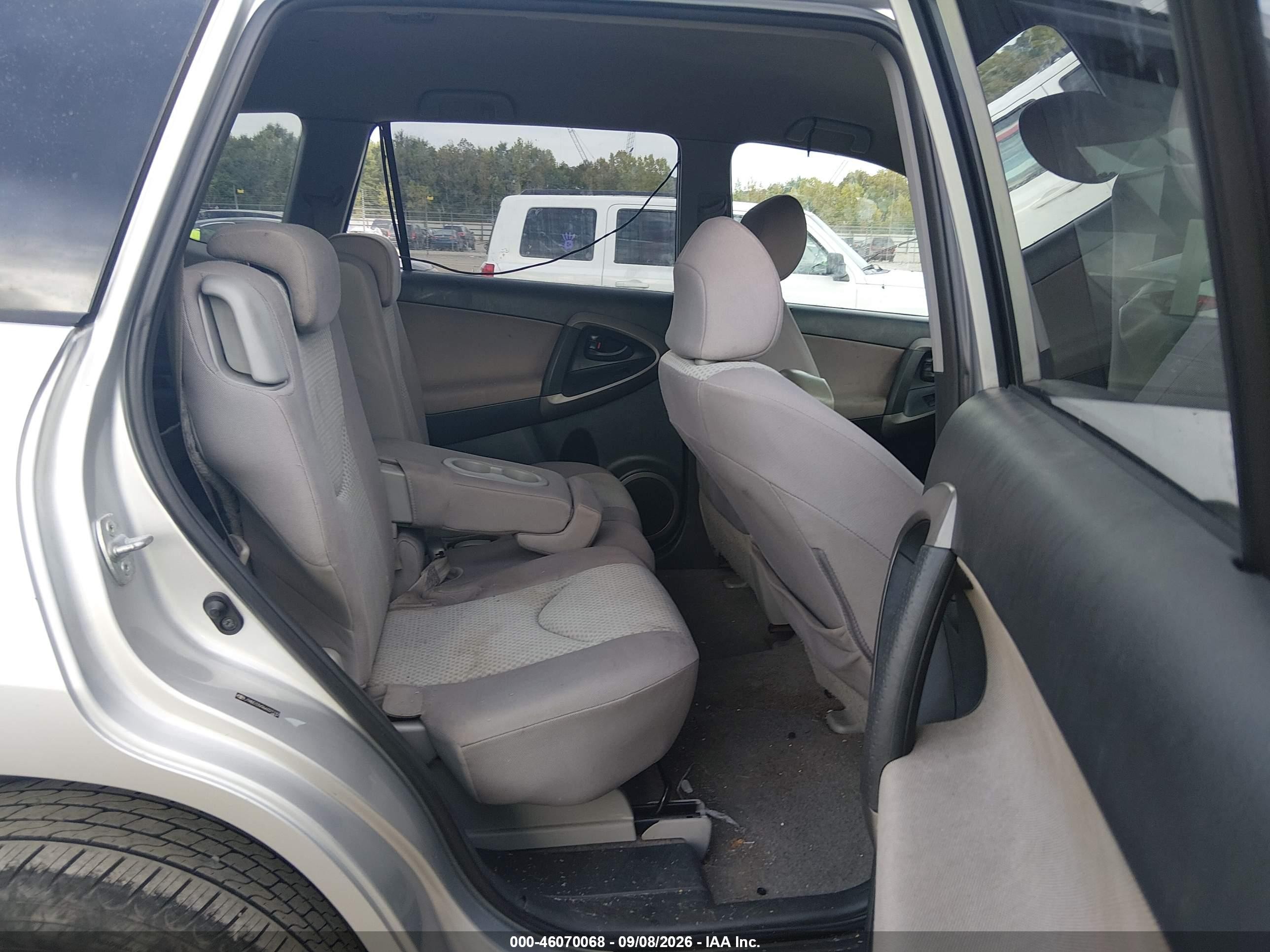 2006 Toyota Rav4 Silver vin: JTMBD33V966021232