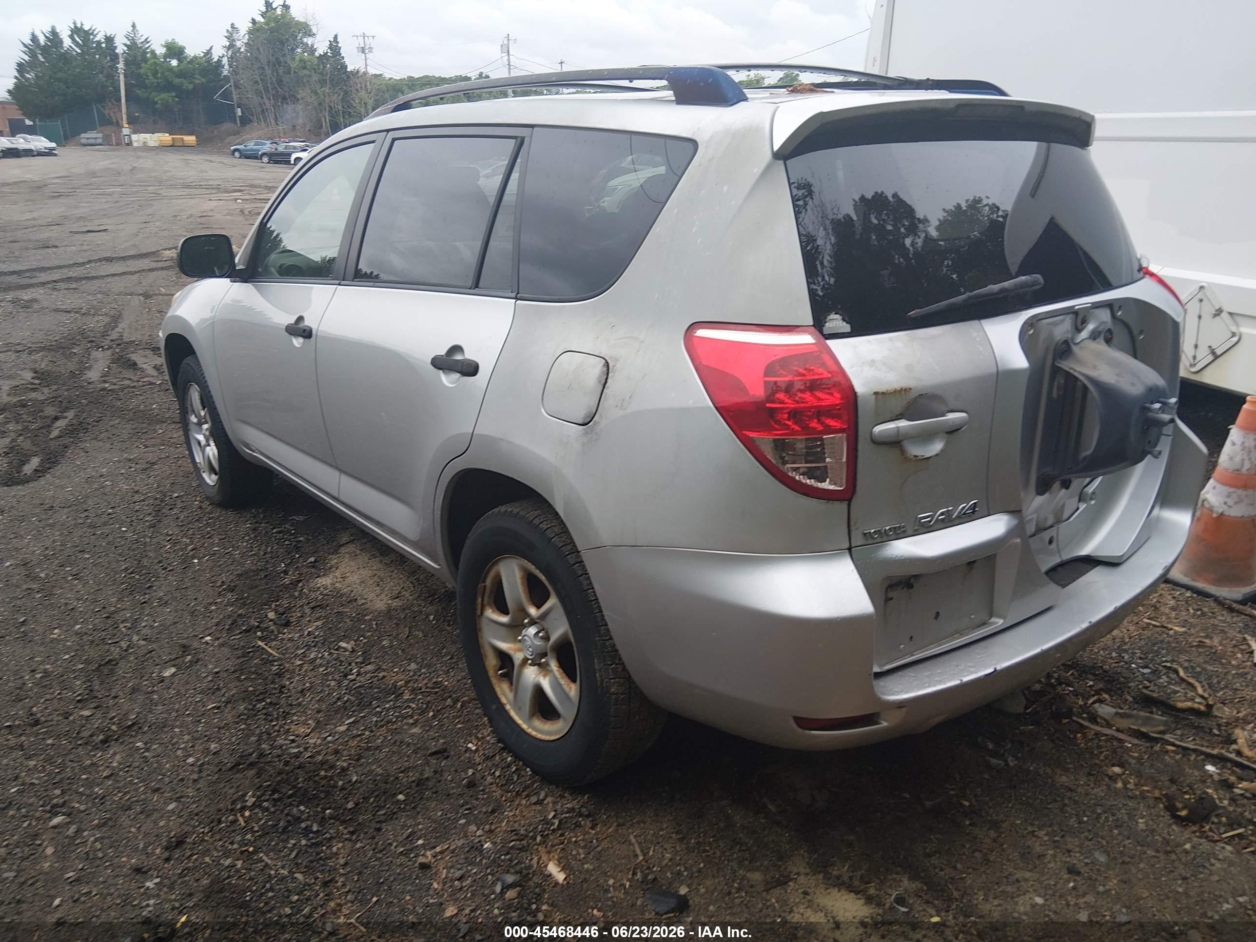 2007 Toyota Rav4   Silver vin: JTMBD33V975051984
