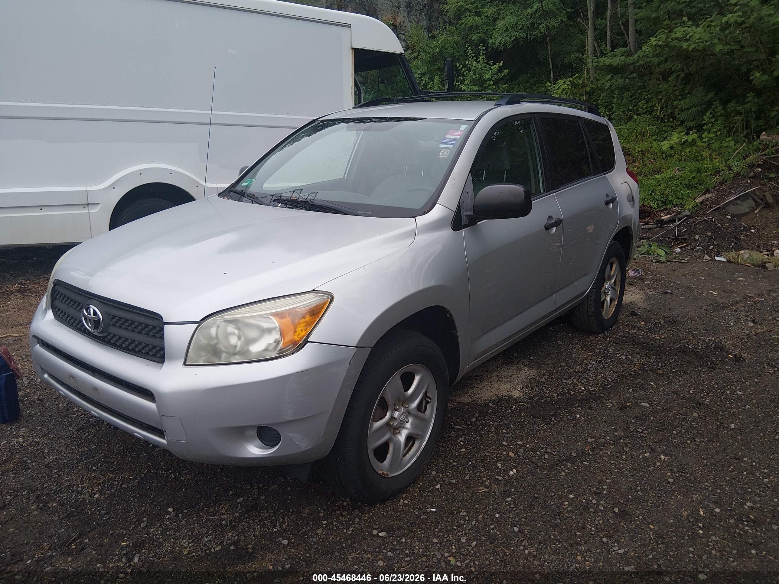 2007 Toyota Rav4   Silver vin: JTMBD33V975051984