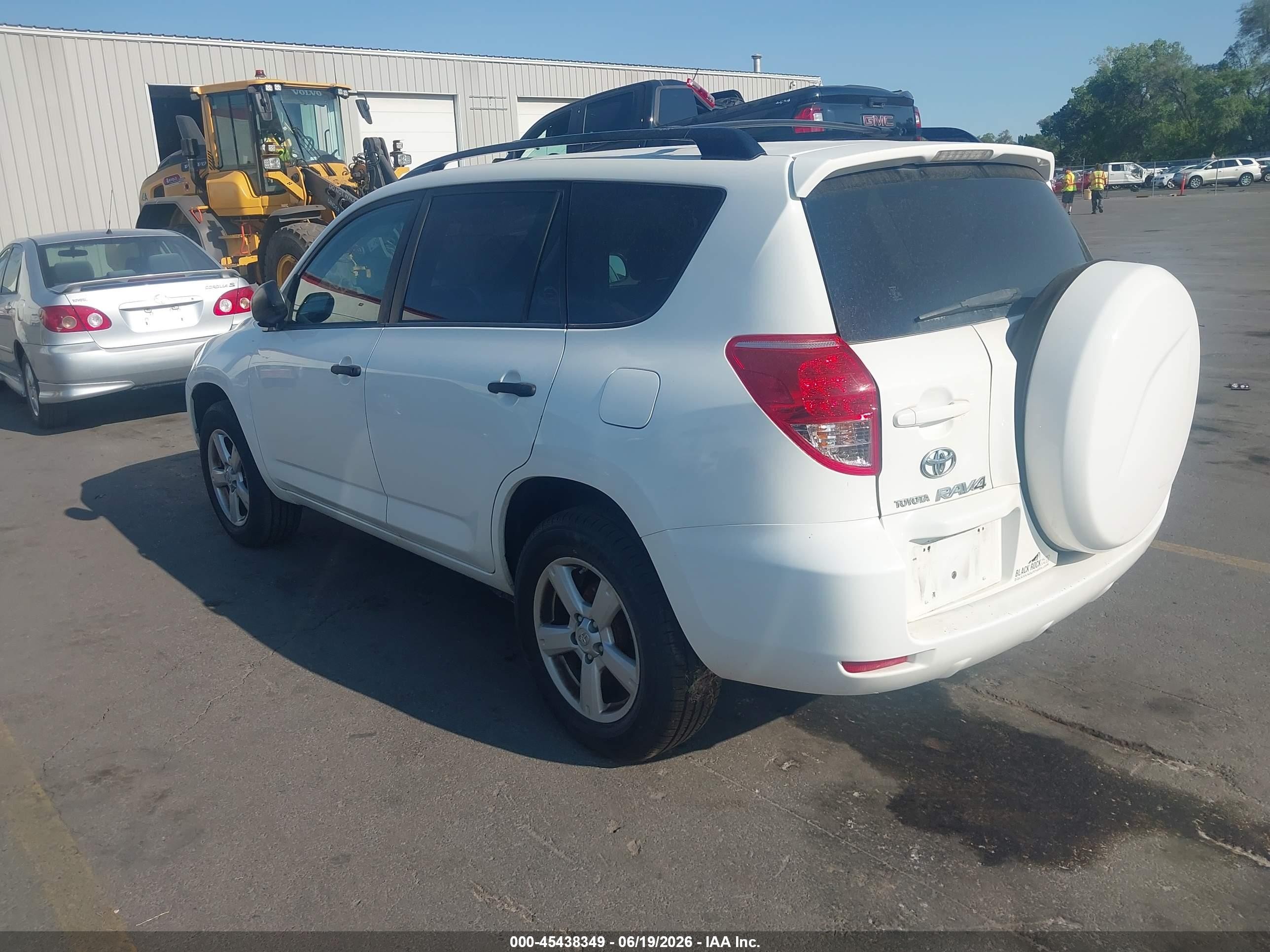 2007 Toyota Rav4   White vin: JTMBD33V975110435