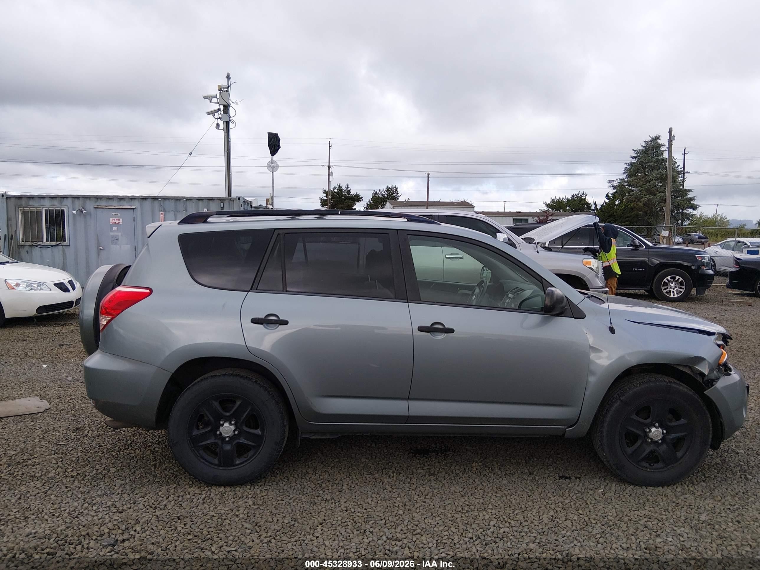 2008 Toyota Rav4   Blue vin: JTMBD33V985147888