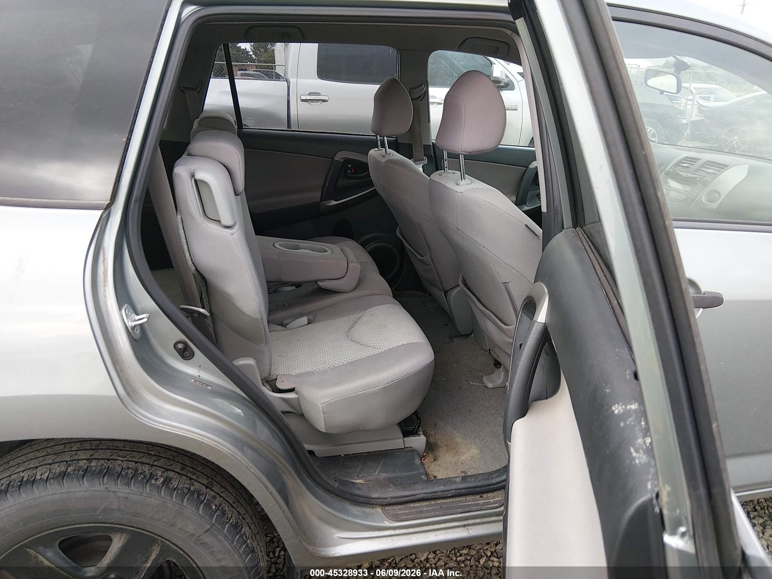2008 Toyota Rav4   Blue vin: JTMBD33V985147888