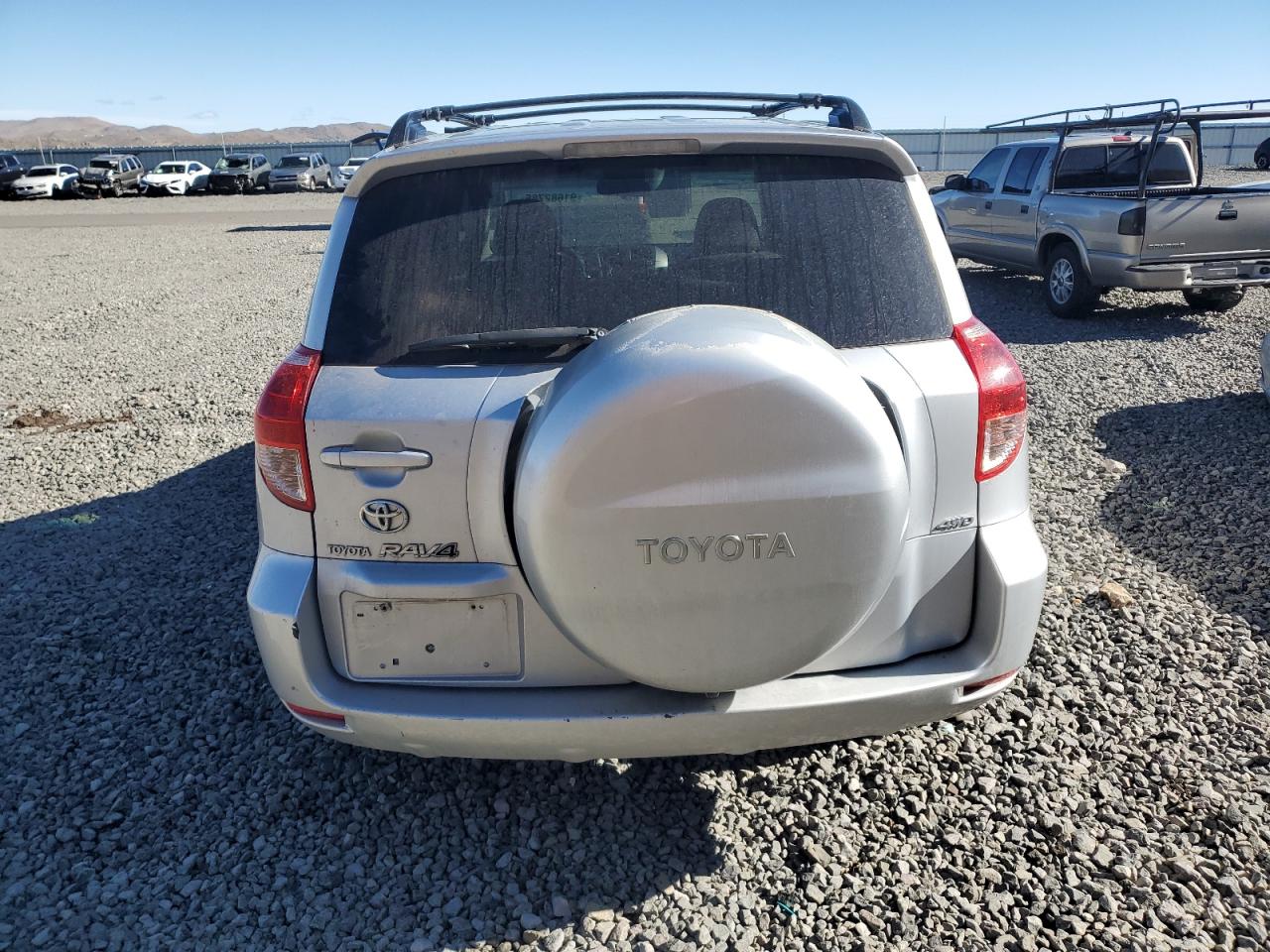 2008 Toyota Rav 4 Silver vin: JTMBD33V985177490