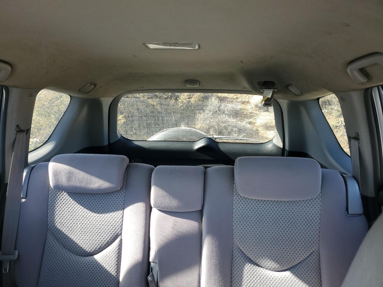 2008 Toyota Rav 4 Silver vin: JTMBD33V985177490
