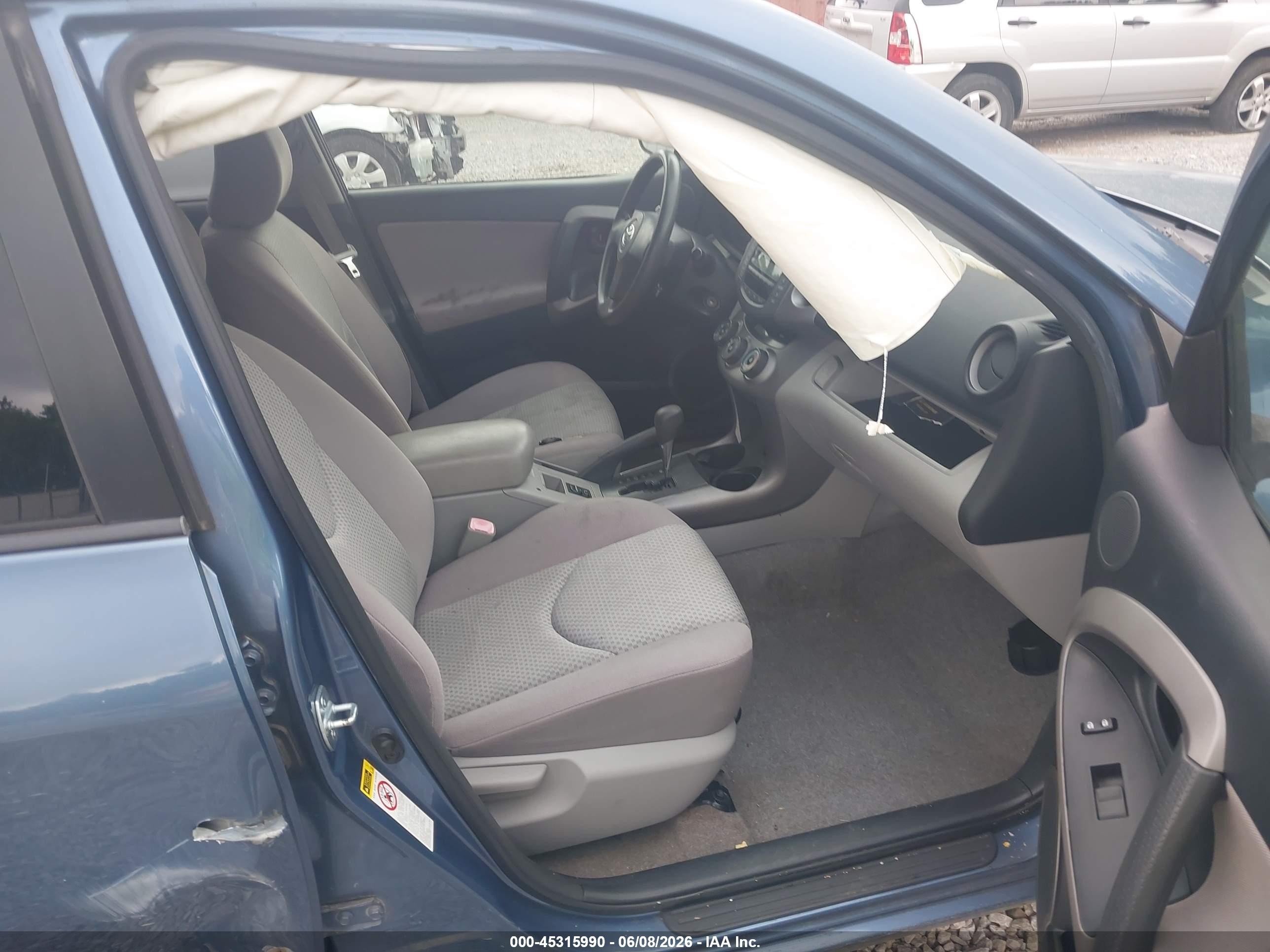 2008 Toyota Rav4   Синий vin: JTMBD33V985194967