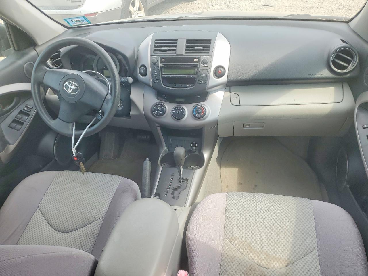 2008 Toyota Rav4 Base Silver vin: JTMBD33V985200718