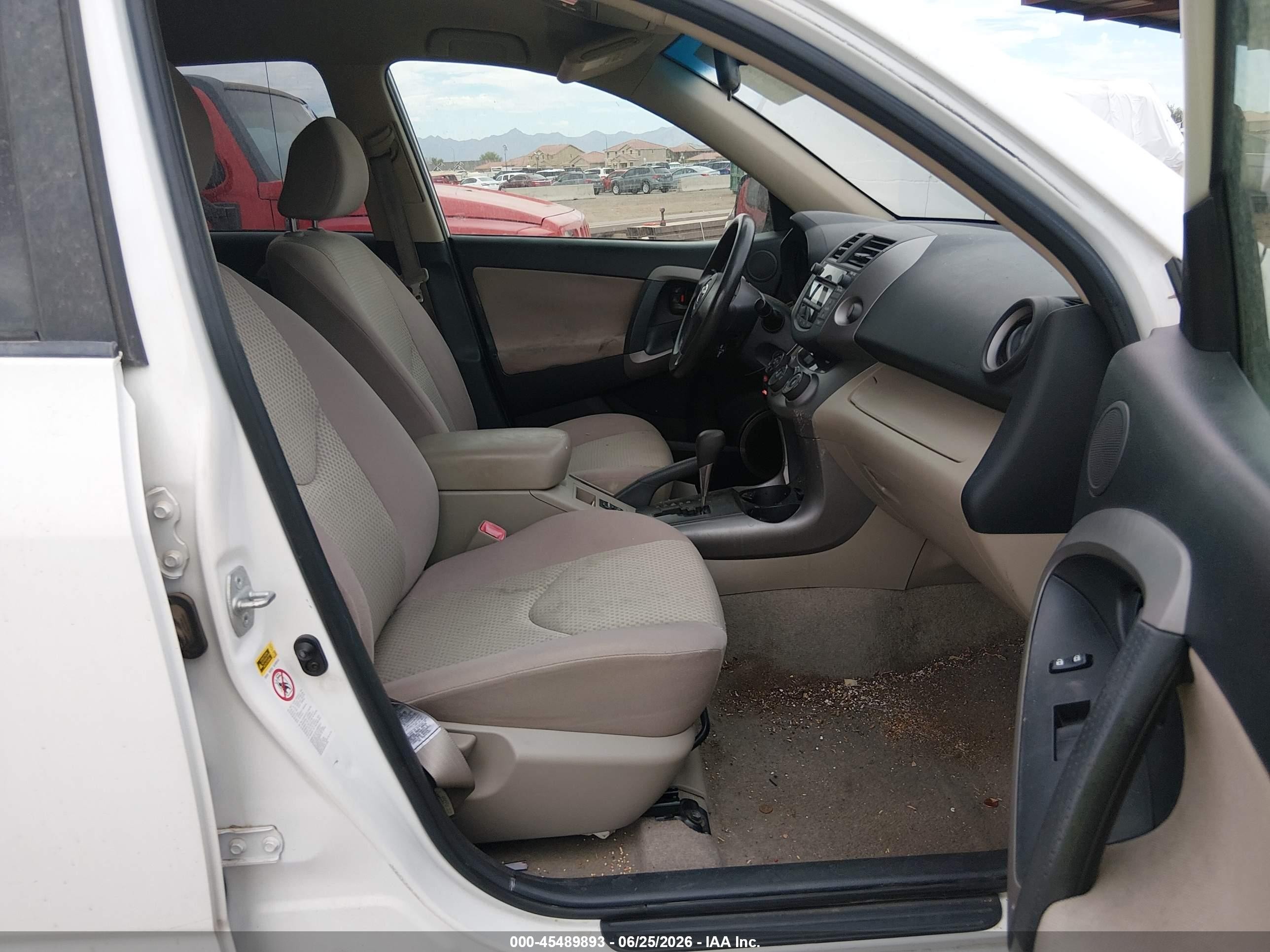 2008 Toyota Rav4   White vin: JTMBD33V986068506