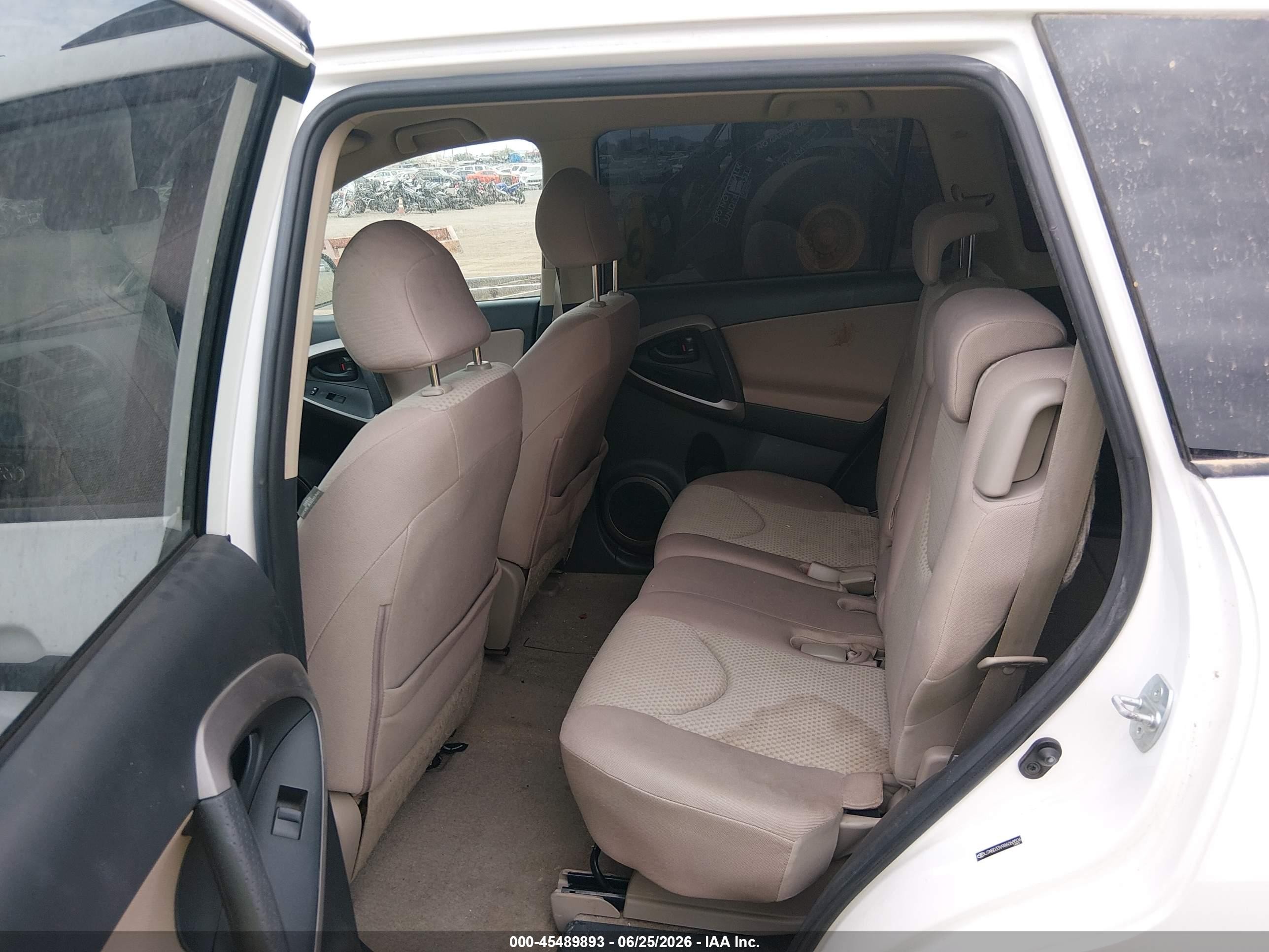2008 Toyota Rav4   White vin: JTMBD33V986068506