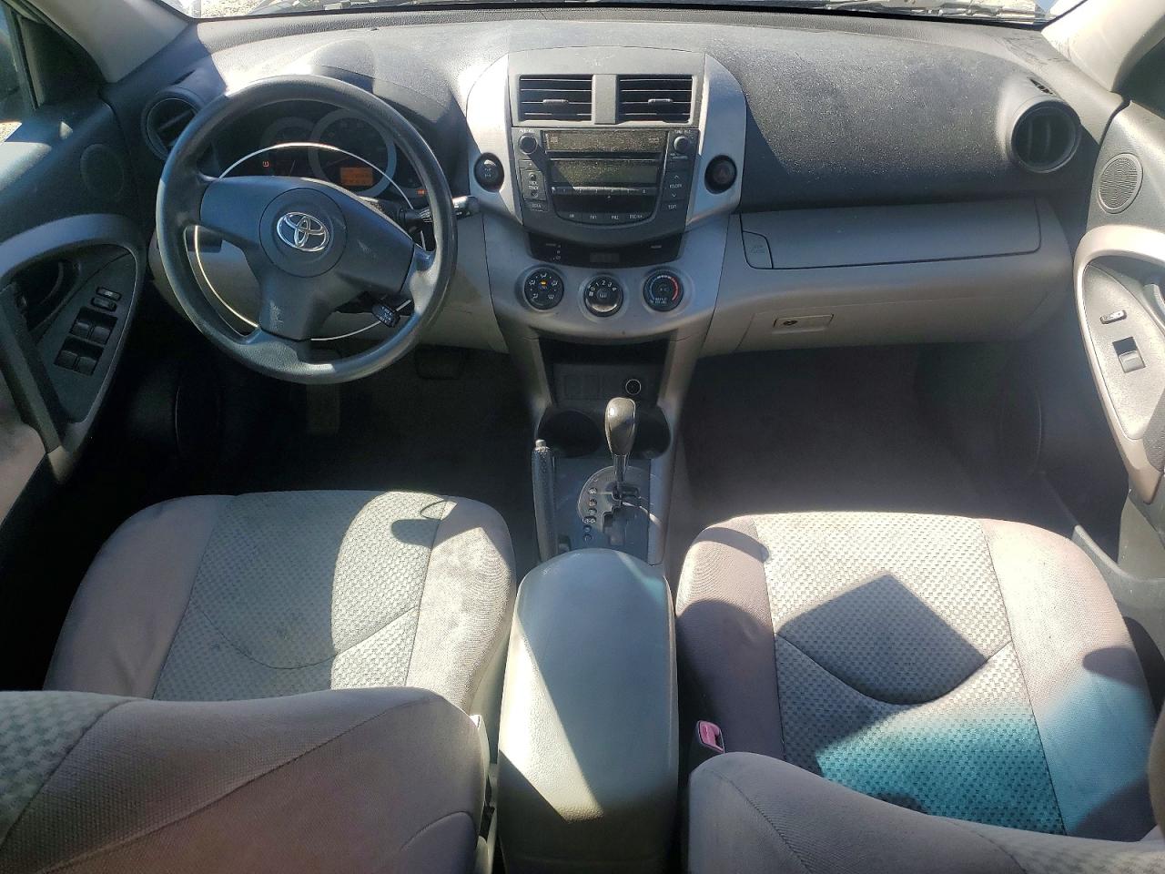 2006 Toyota Rav4 Base Silver vin: JTMBD33VX66009400