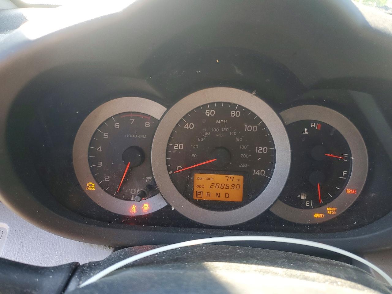 2006 Toyota Rav4 Base Silver vin: JTMBD33VX66009400