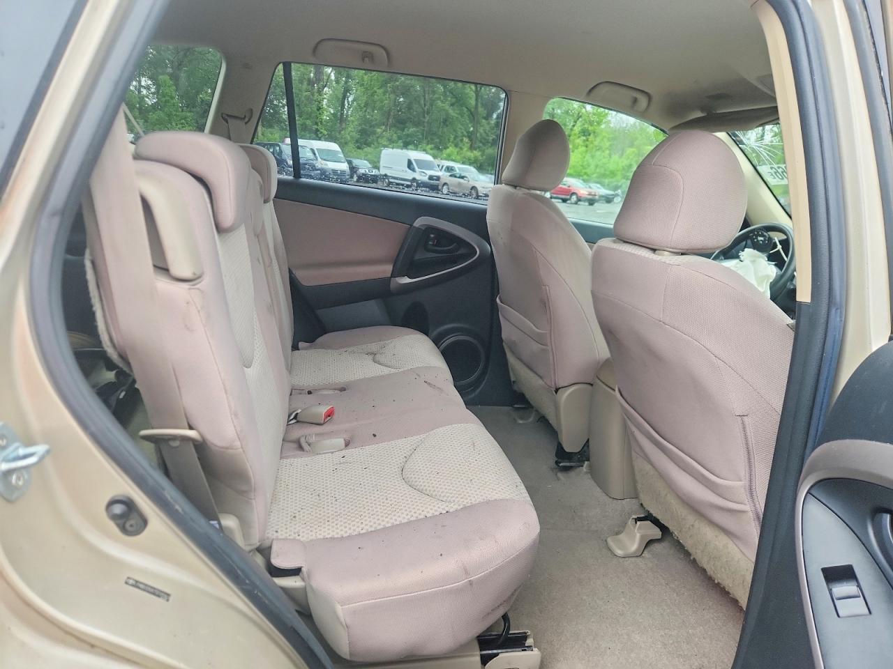 2007 Toyota Rav4 Base Бежевый vin: JTMBD33VX75055963