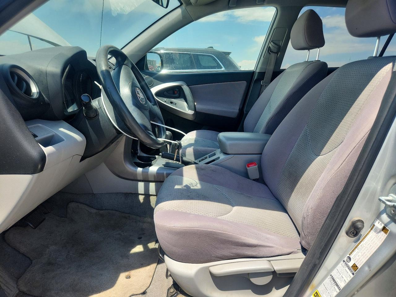 2007 Toyota Rav4 Base Silver vin: JTMBD33VX75056000