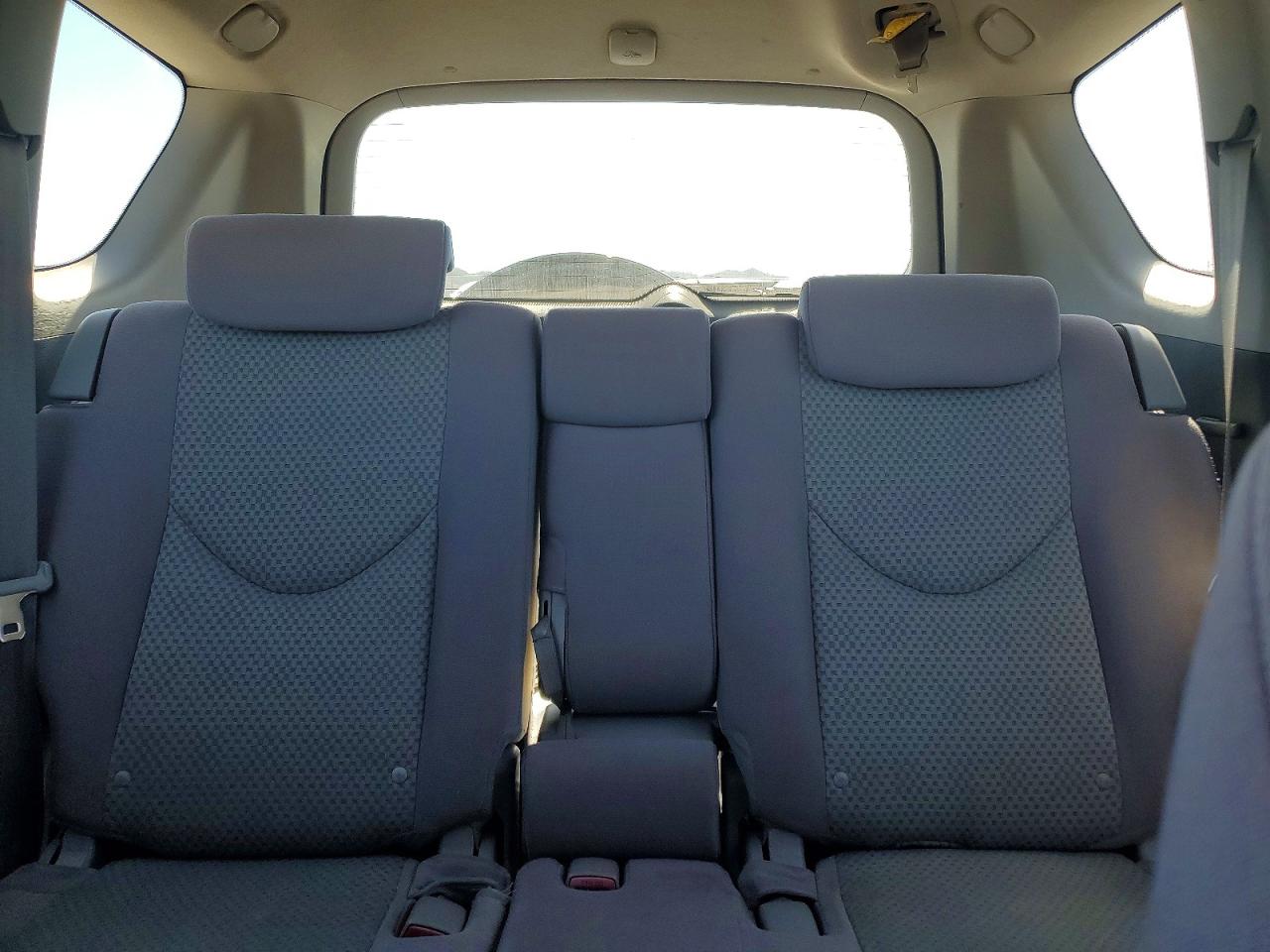 2007 Toyota Rav4 Base Silver vin: JTMBD33VX75061486