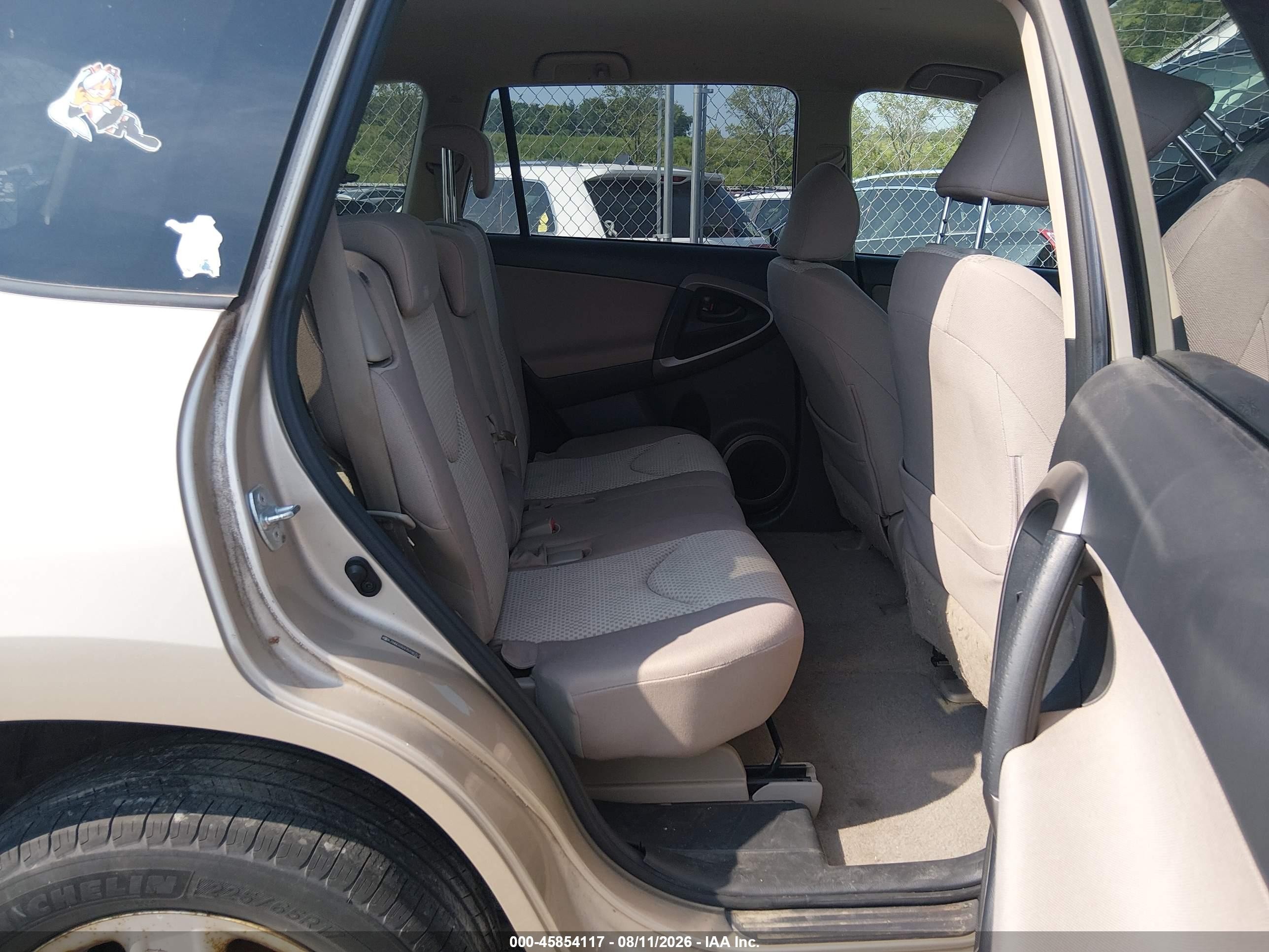 2007 Toyota Rav4   Silver vin: JTMBD33VX75108757
