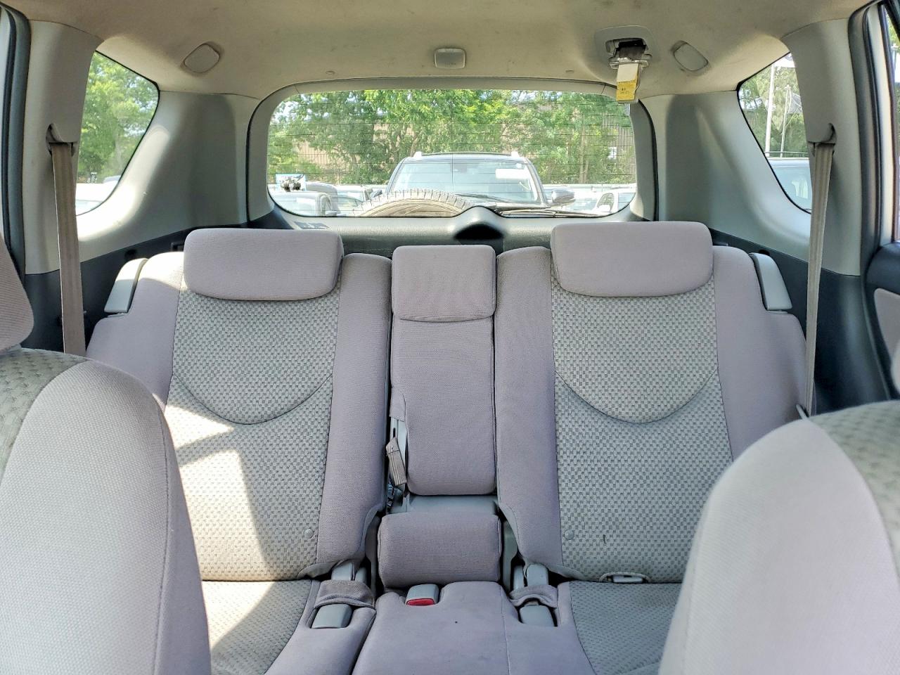 2007 Toyota Rav4 Base Silver vin: JTMBD33VX76053236