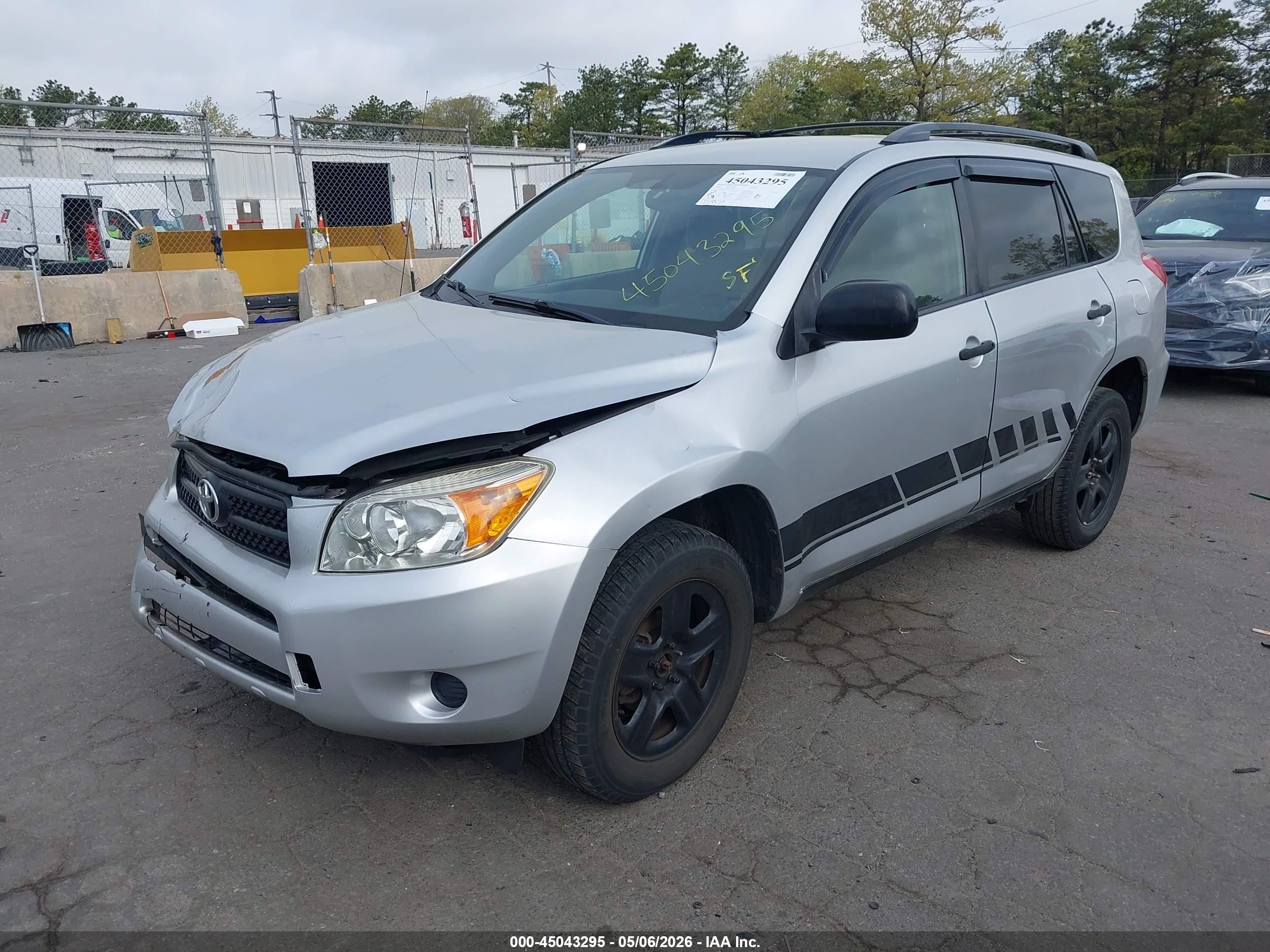 2008 Toyota Rav4   Серебряный vin: JTMBD33VX85136785