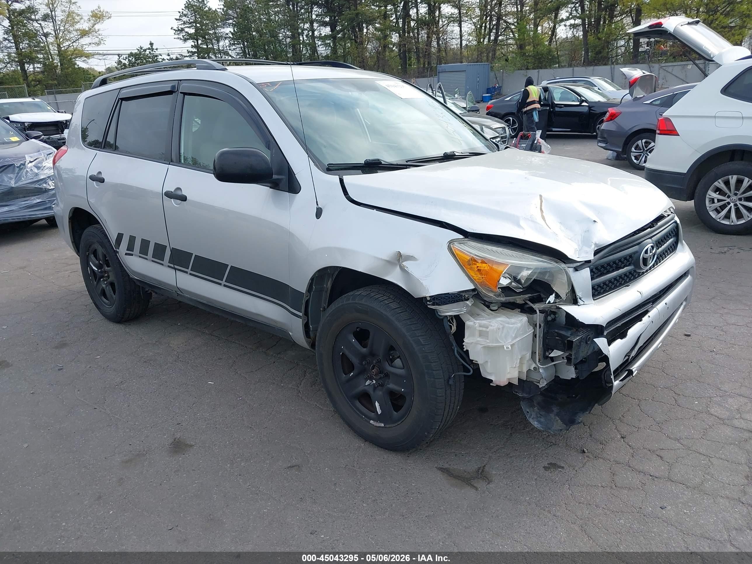 2008 Toyota Rav4   Серебряный vin: JTMBD33VX85136785