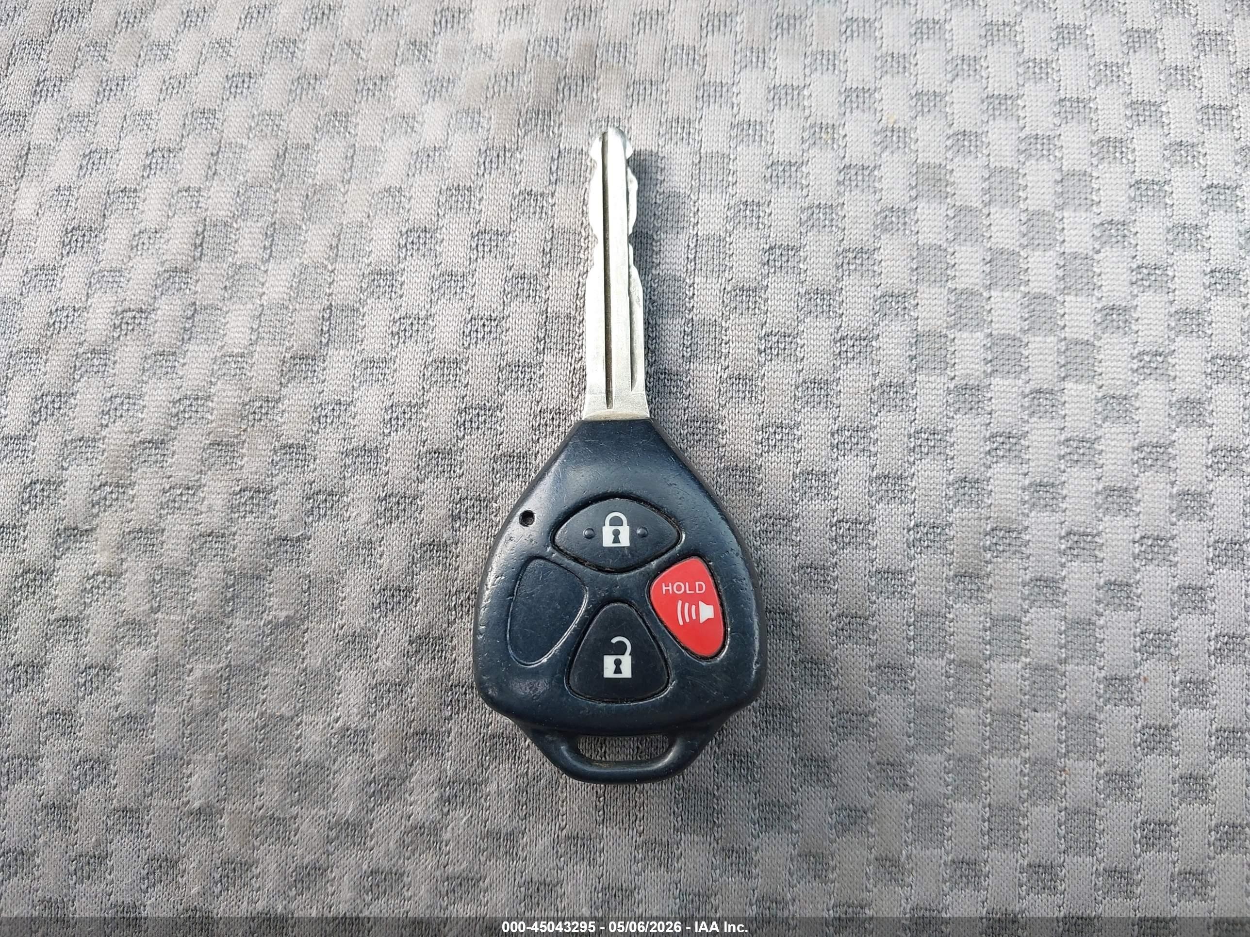 2008 Toyota Rav4   Серебряный vin: JTMBD33VX85136785