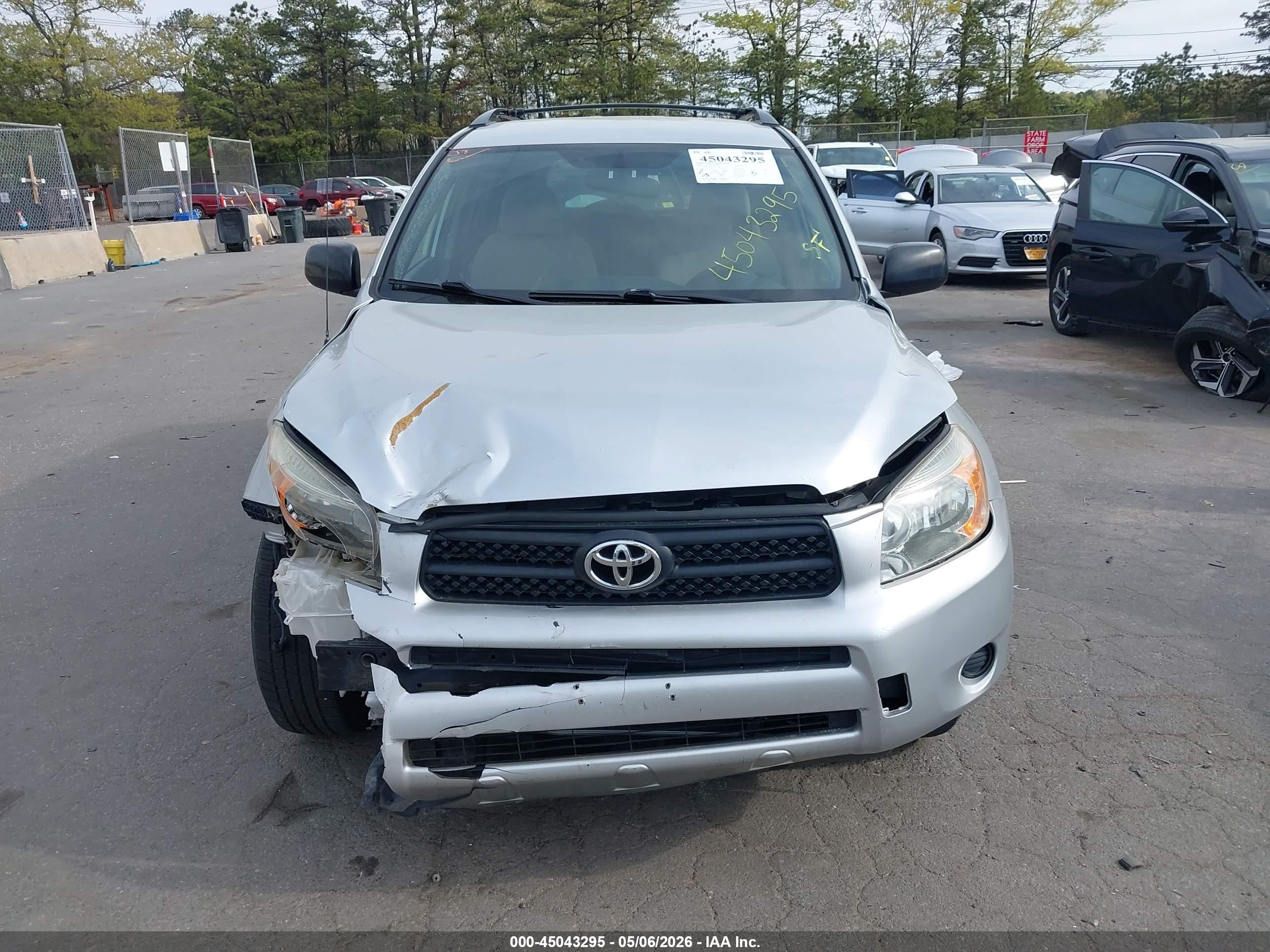 2008 Toyota Rav4   Серебряный vin: JTMBD33VX85136785