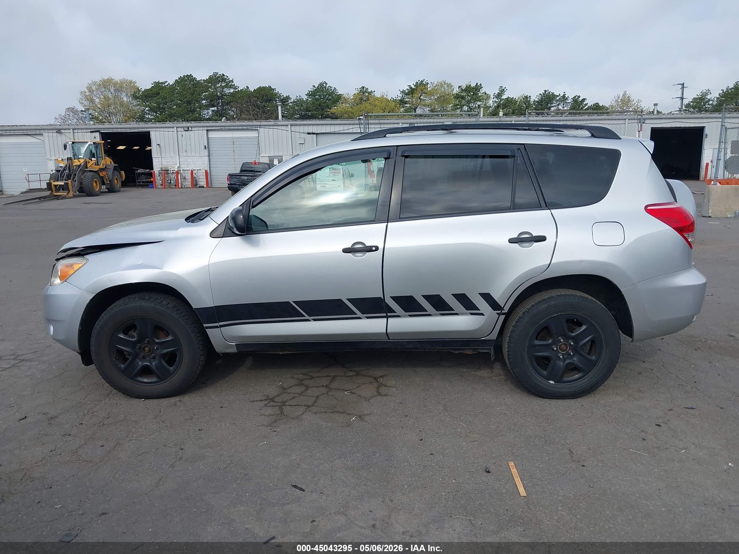 2008 Toyota Rav4   Серебряный vin: JTMBD33VX85136785