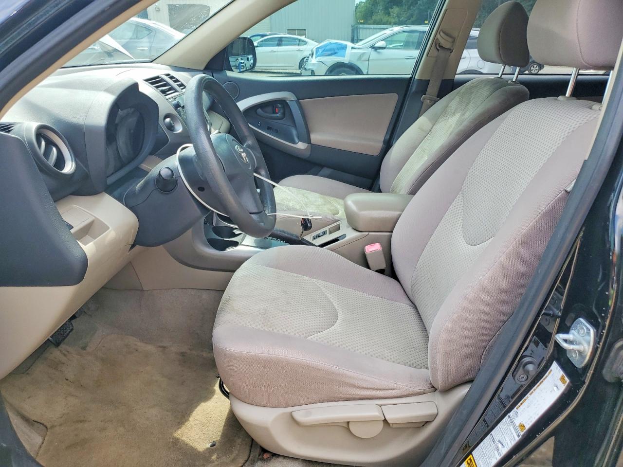 2008 Toyota Rav4 Base White vin: JTMBD33VX85192919