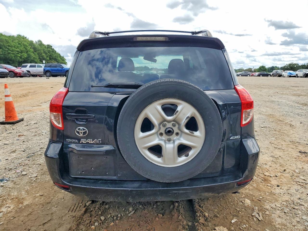 2008 Toyota Rav4 Base White vin: JTMBD33VX85192919