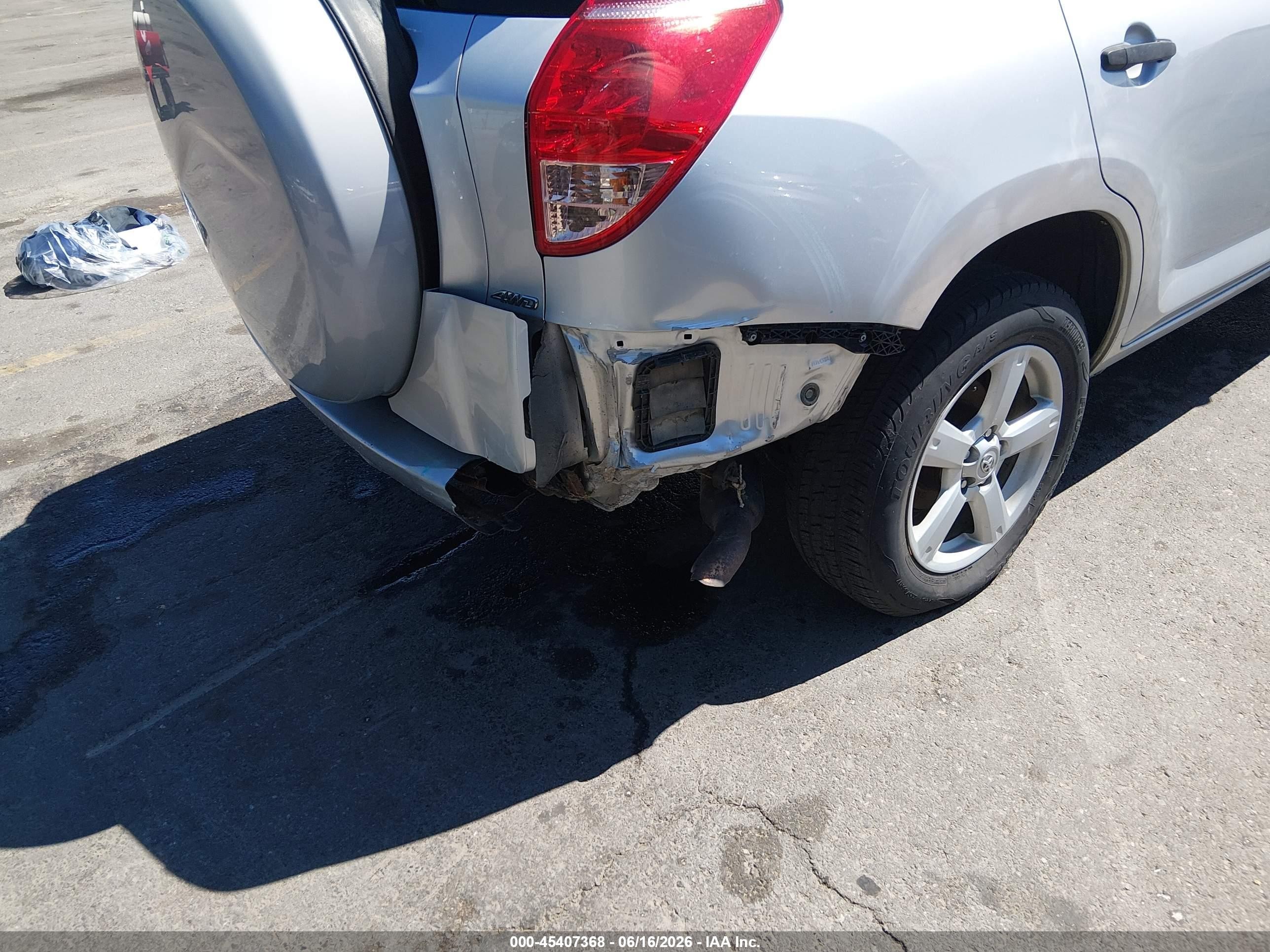 2008 Toyota Rav4 Silver vin: JTMBD33VX86065579