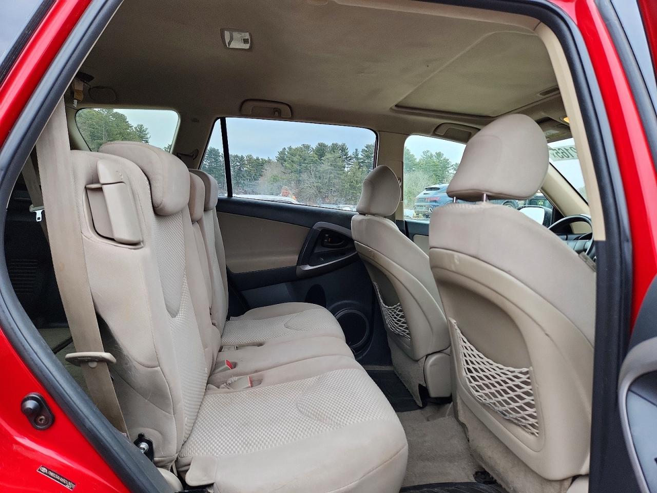 2006 Toyota Rav4 Limited Red vin: JTMBD34V465013933