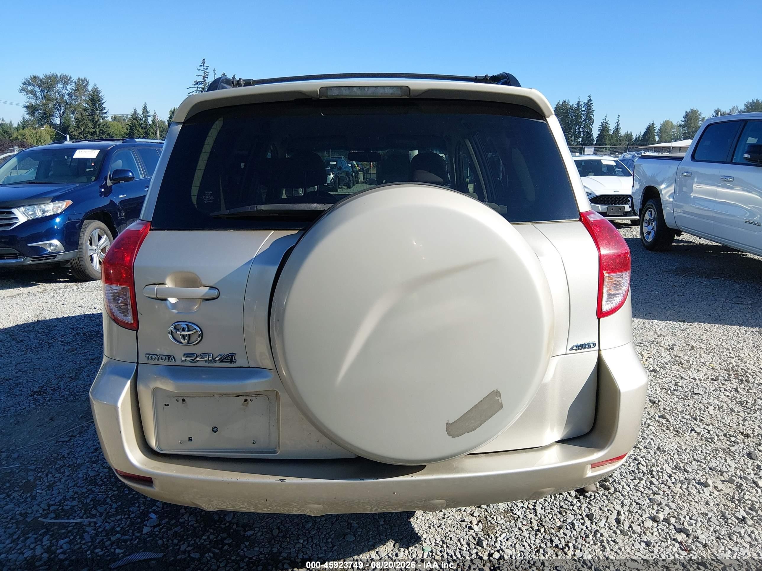 2008 Toyota Rav4   Золотой vin: JTMBD35V085179142