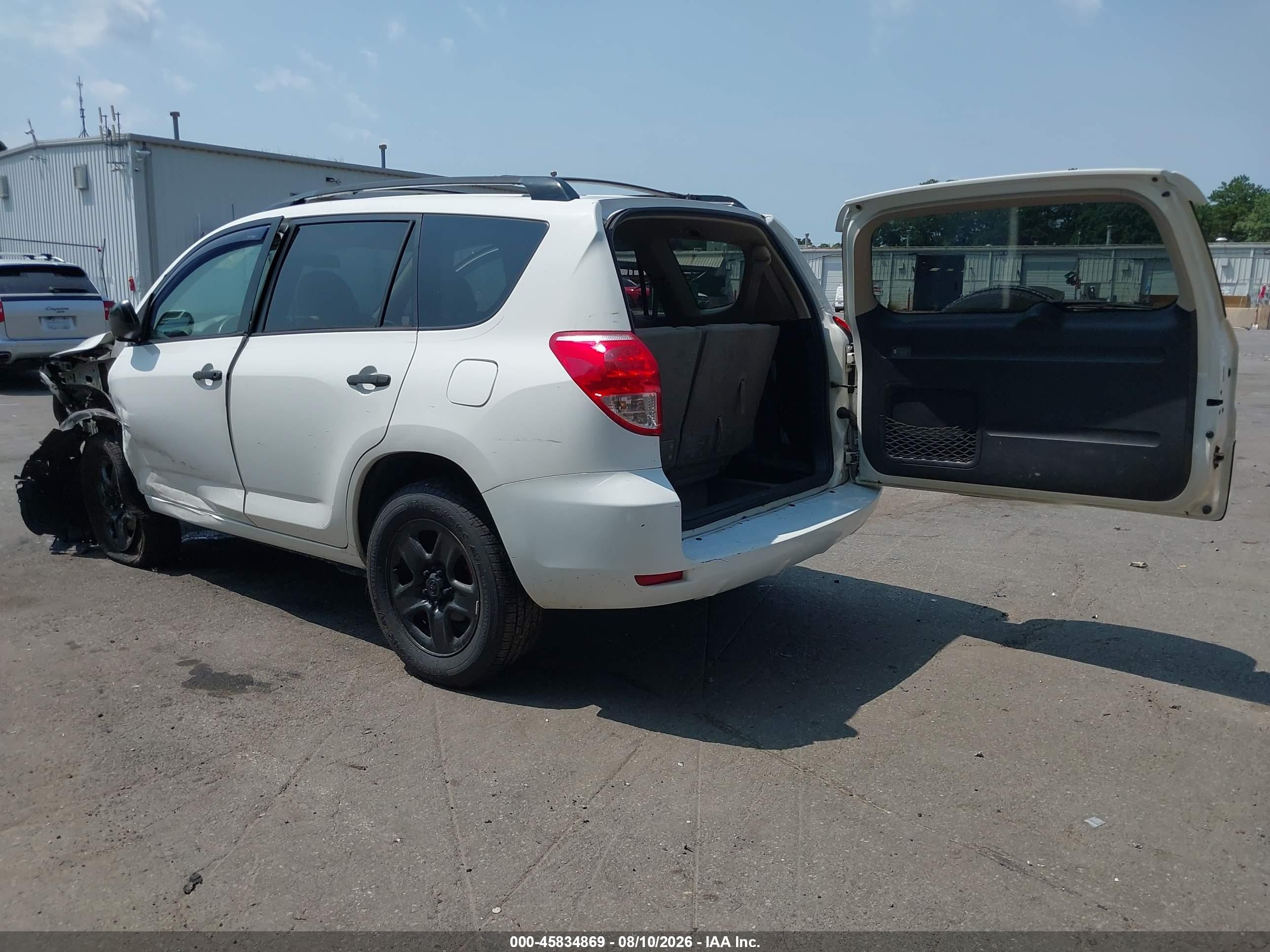 2006 Toyota Rav4   White vin: JTMBD35V465023053