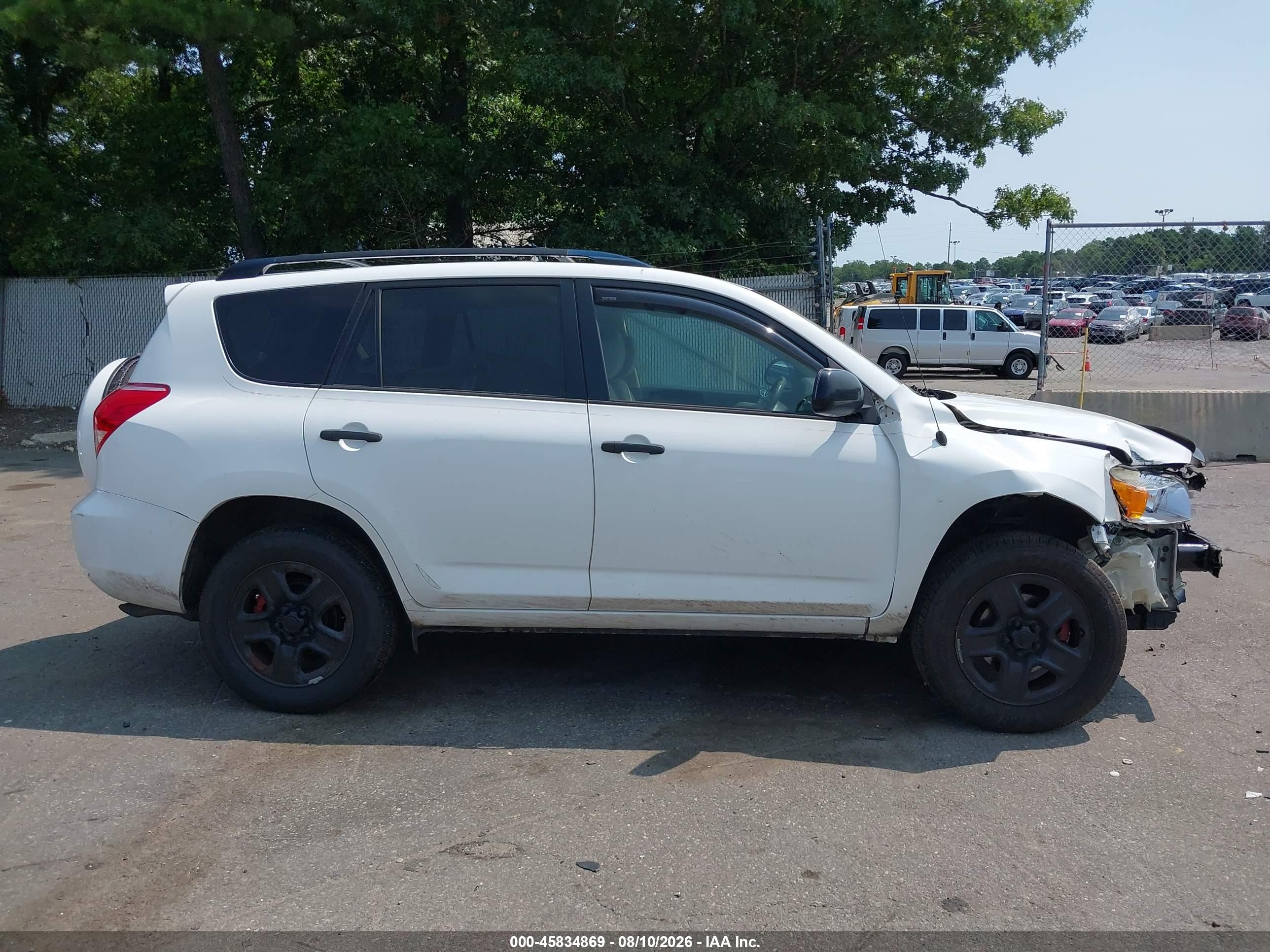 2006 Toyota Rav4   White vin: JTMBD35V465023053