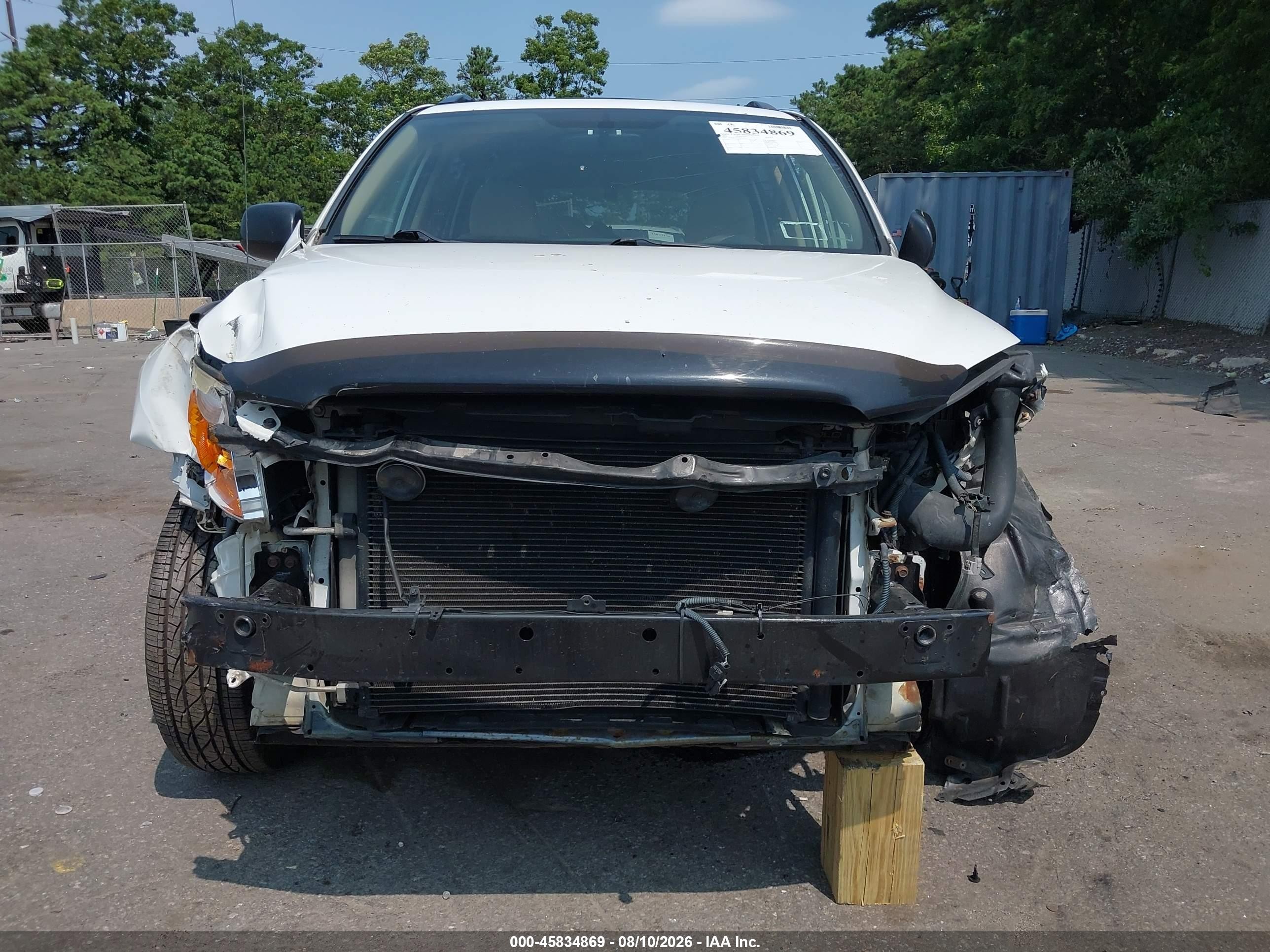 2006 Toyota Rav4   White vin: JTMBD35V465023053