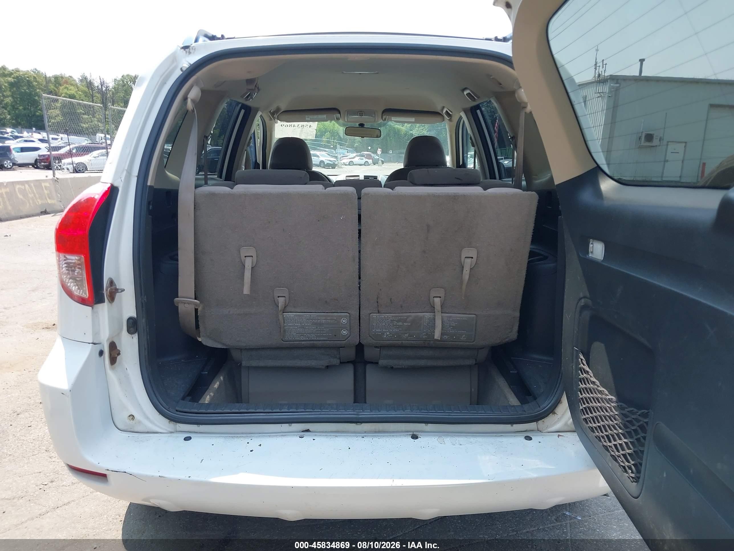2006 Toyota Rav4   White vin: JTMBD35V465023053