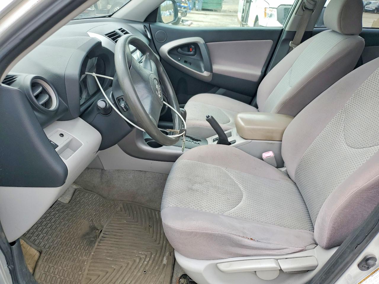 2007 Toyt Rav4 Silver vin: JTMBD35V475072576