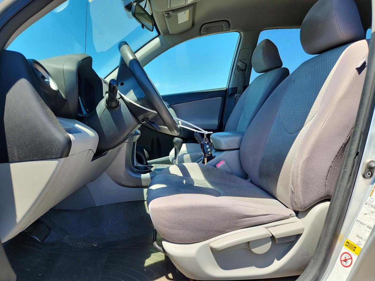 2008 Toyota Rav 4 Silver vin: JTMBD35V685204562