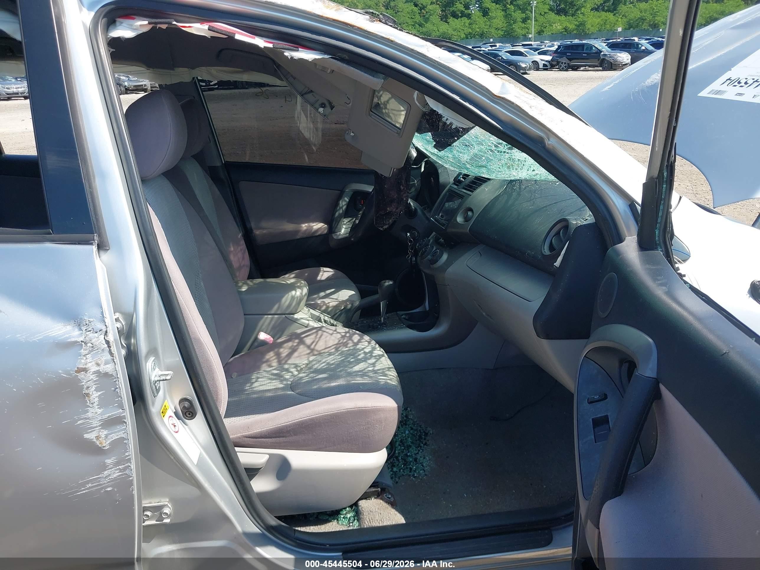 2006 Toyota Rav4   Gray vin: JTMBD35V865026635