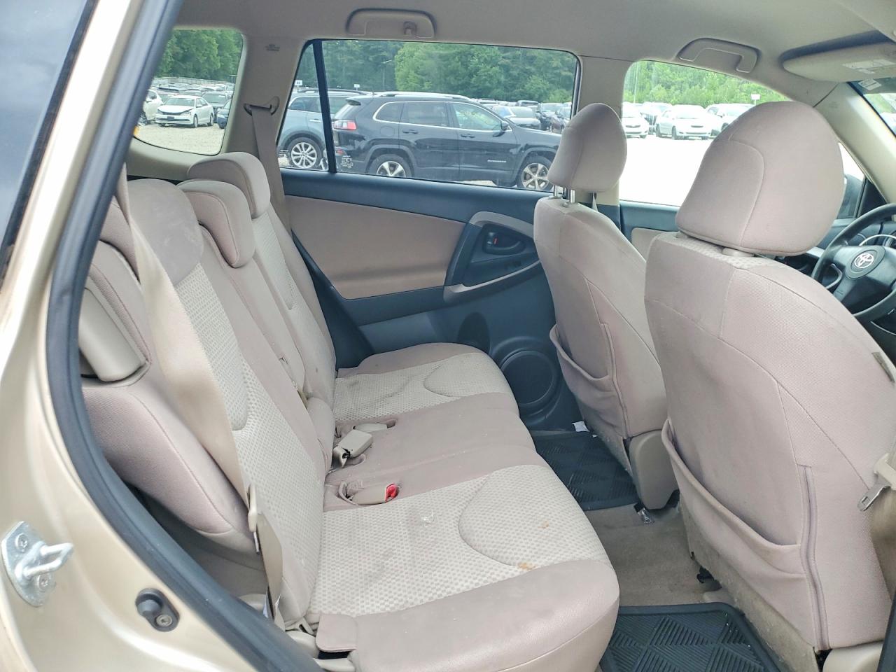 2007 Toyota Rav4 Base Tan vin: JTMBD35V875059717