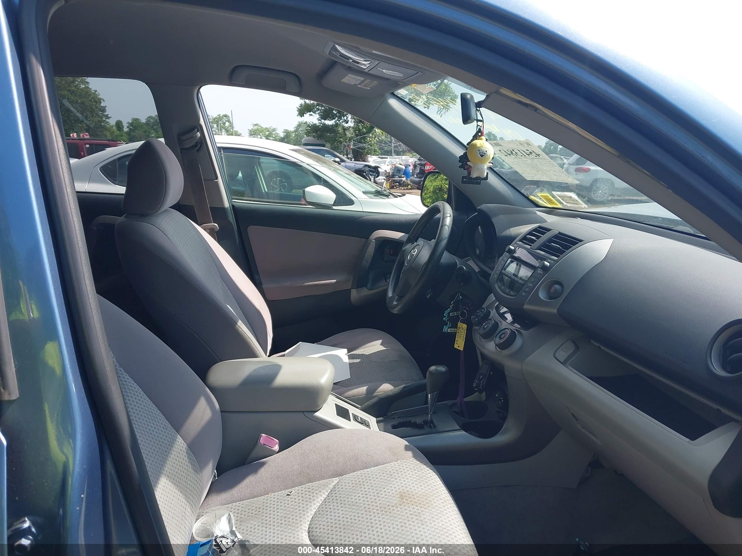 2008 Toyota Rav4   Blue vin: JTMBD35V985155499