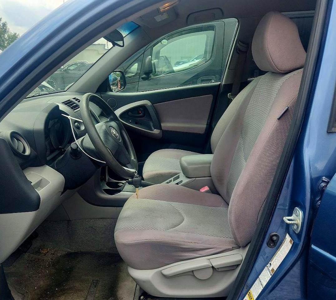 2006 Toyota Rav4 Base Blue vin: JTMBD35VX65038690