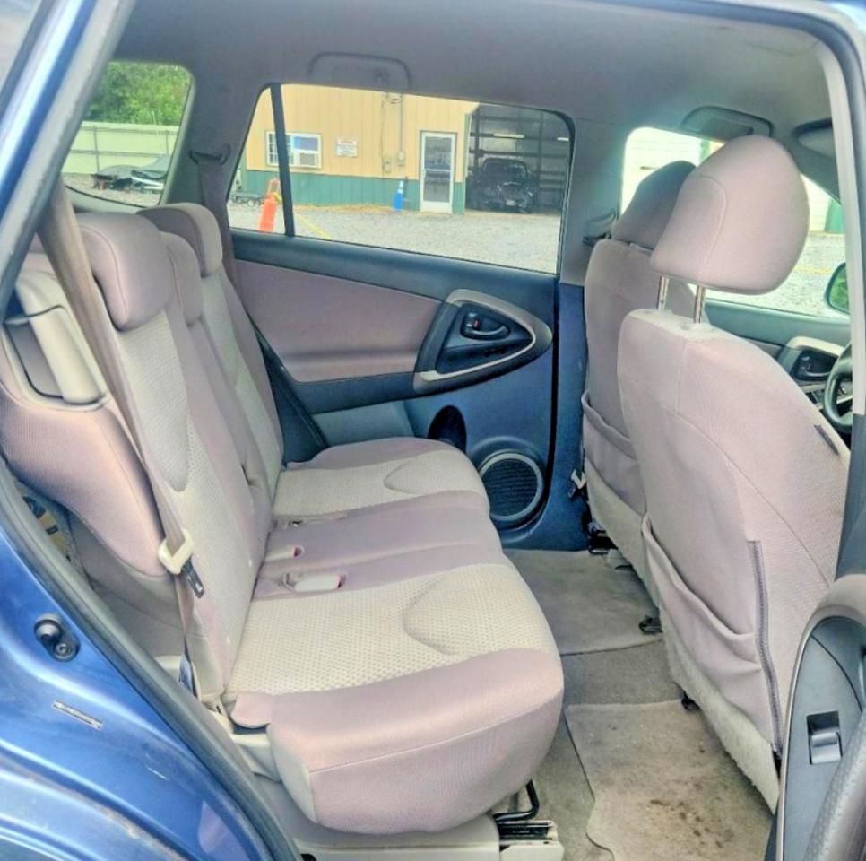 2006 Toyota Rav4 Base Blue vin: JTMBD35VX65038690
