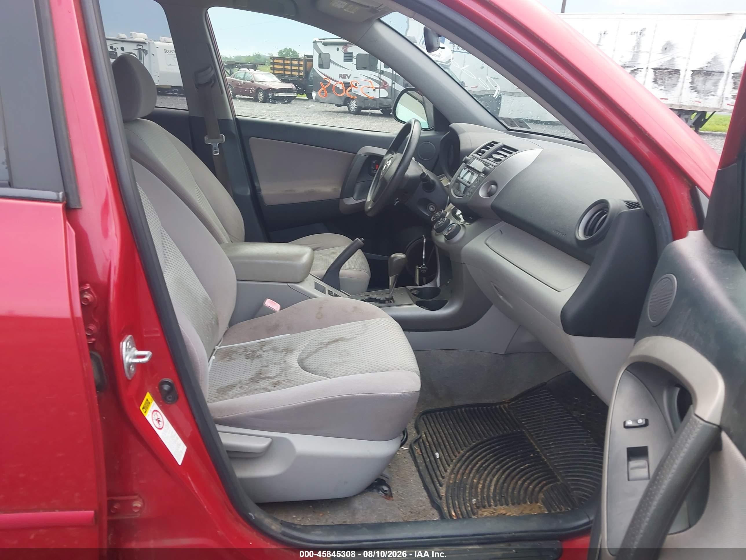 2008 Toyota Rav4   Red vin: JTMBD35VX85146777