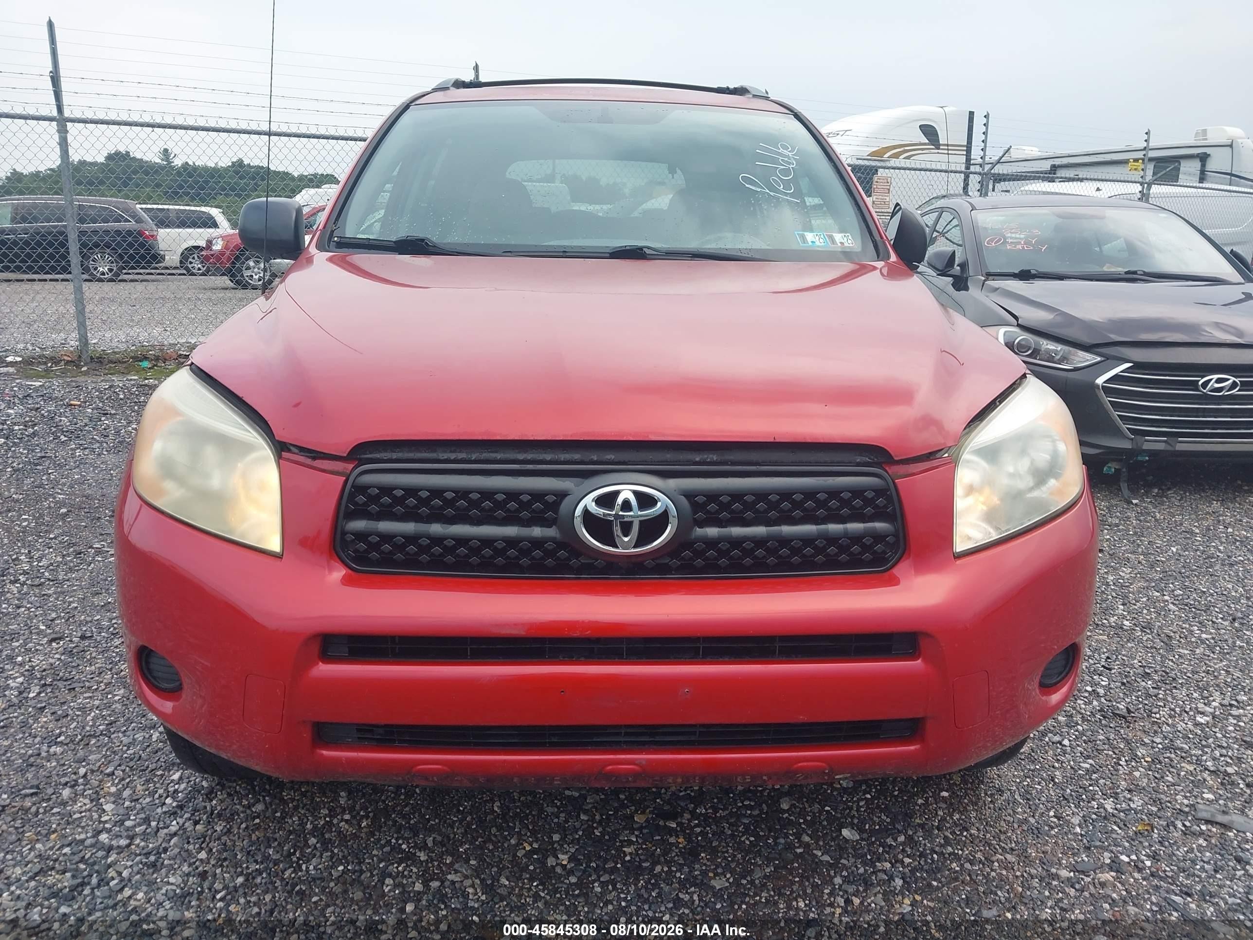 2008 Toyota Rav4   Red vin: JTMBD35VX85146777