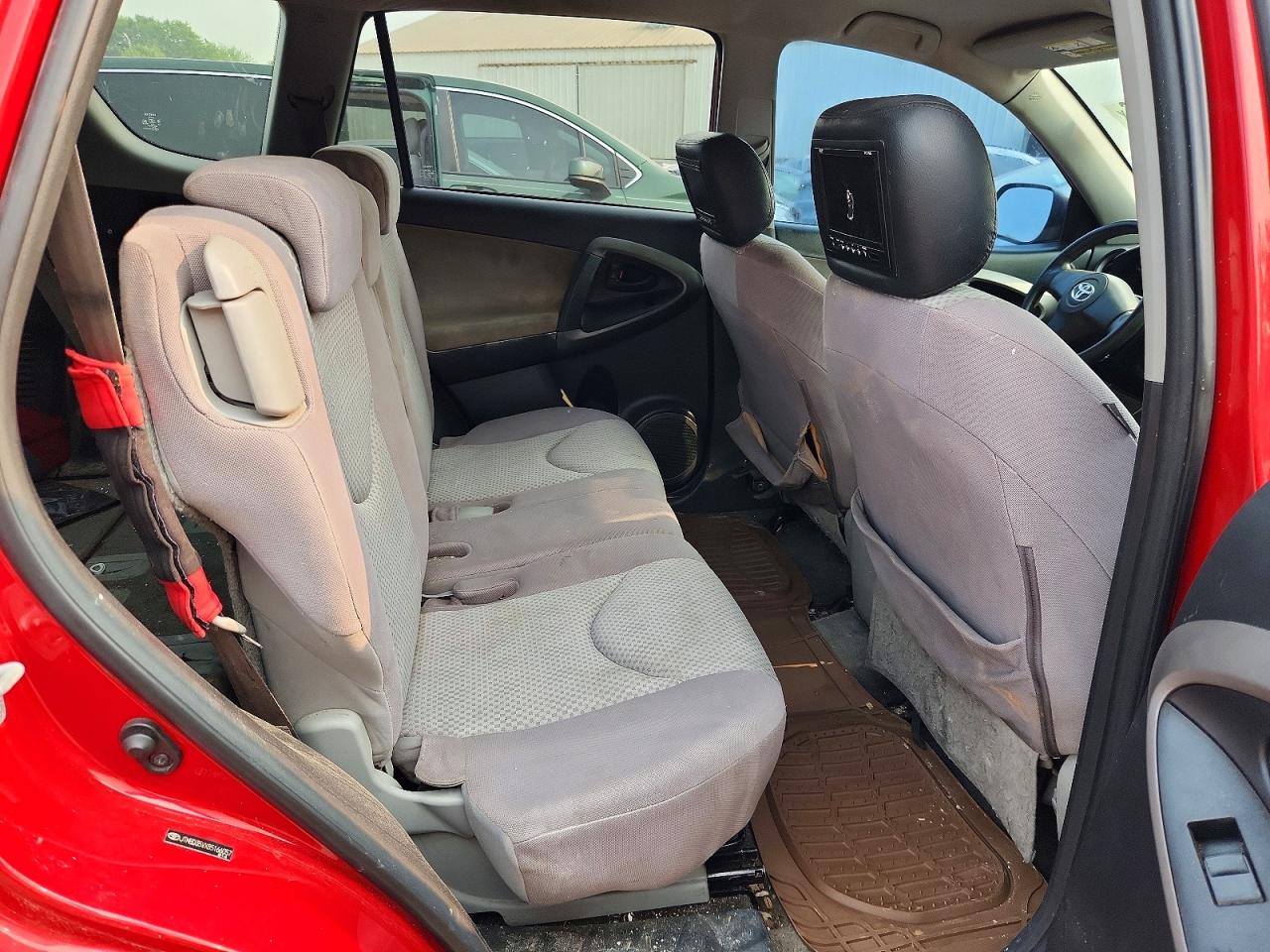 2008 Toyota Rav4 Base Red vin: JTMBD35VX85166057