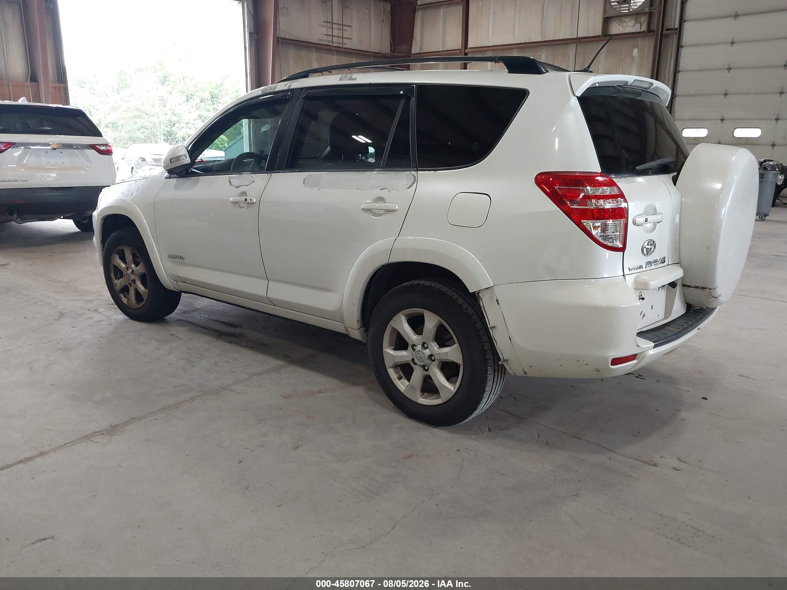 2009 Toyota Rav4 Limited White vin: JTMBF31V295010709