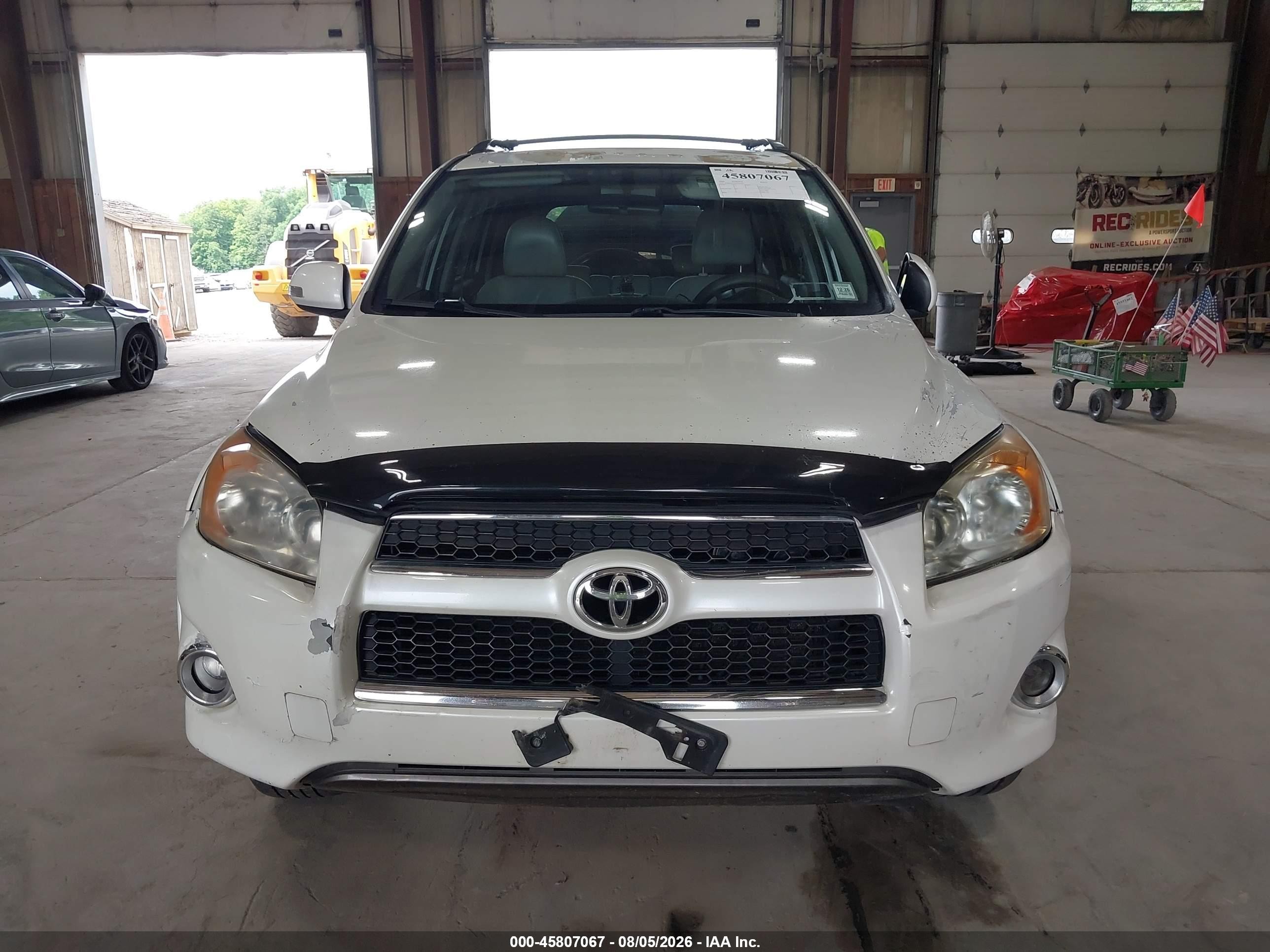 2009 Toyota Rav4 Limited White vin: JTMBF31V295010709