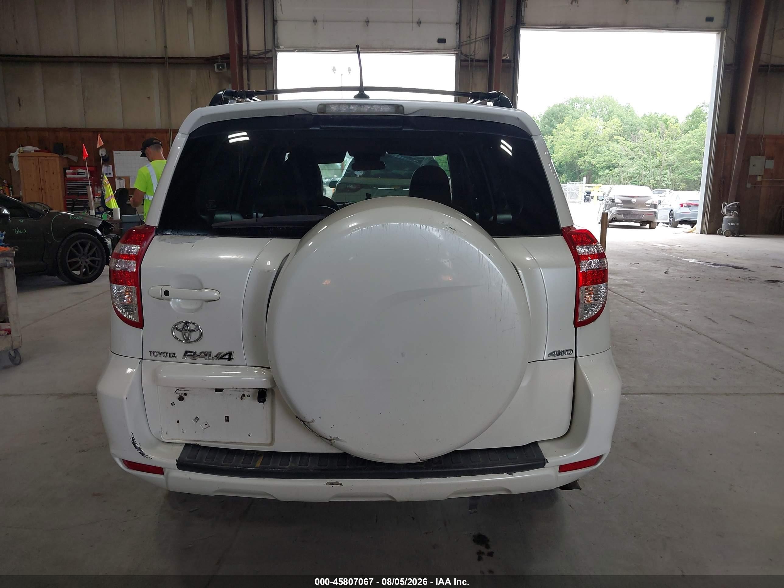 2009 Toyota Rav4 Limited White vin: JTMBF31V295010709